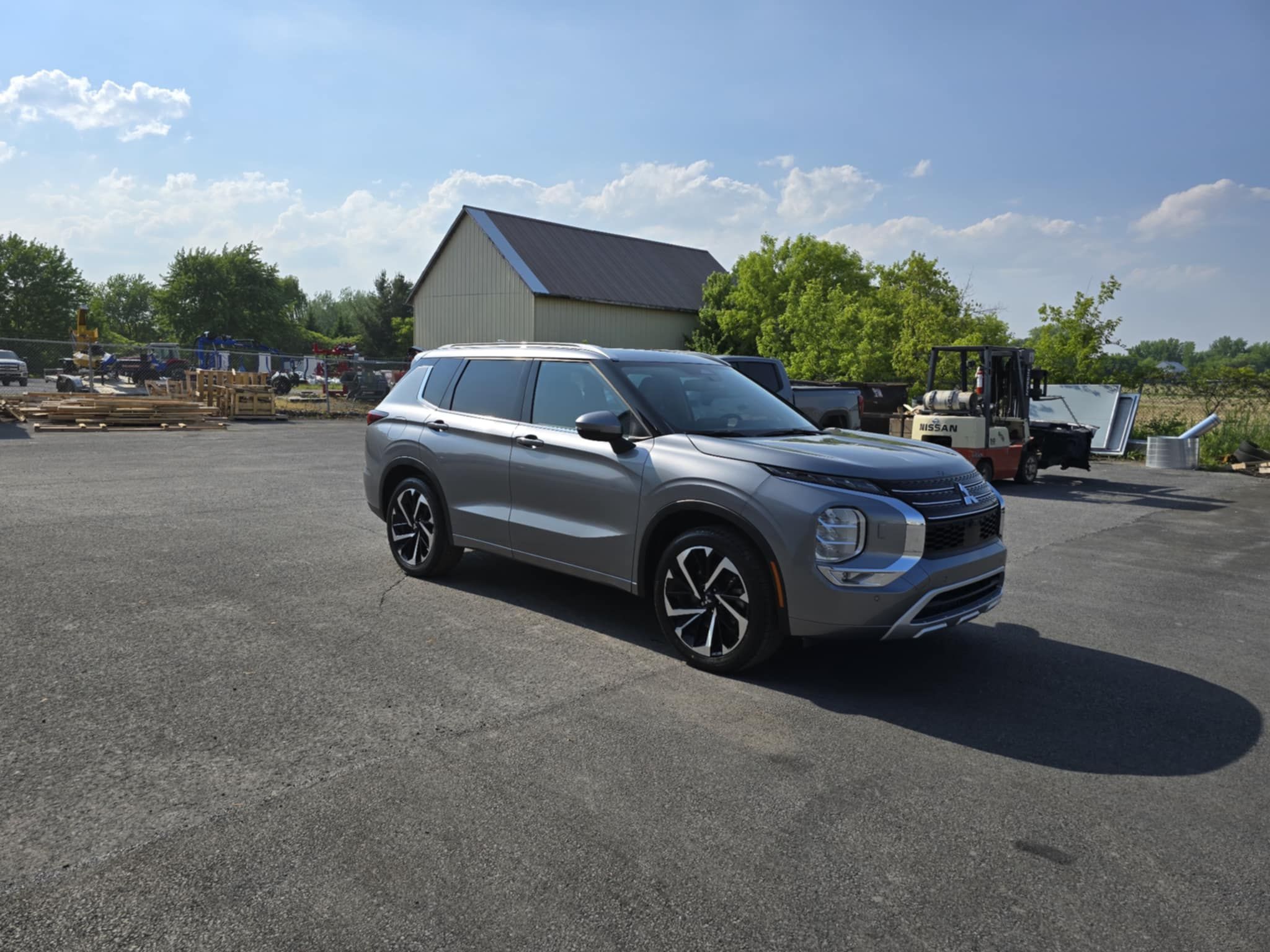 Mitsubishi Outlander 2023 - Image 2