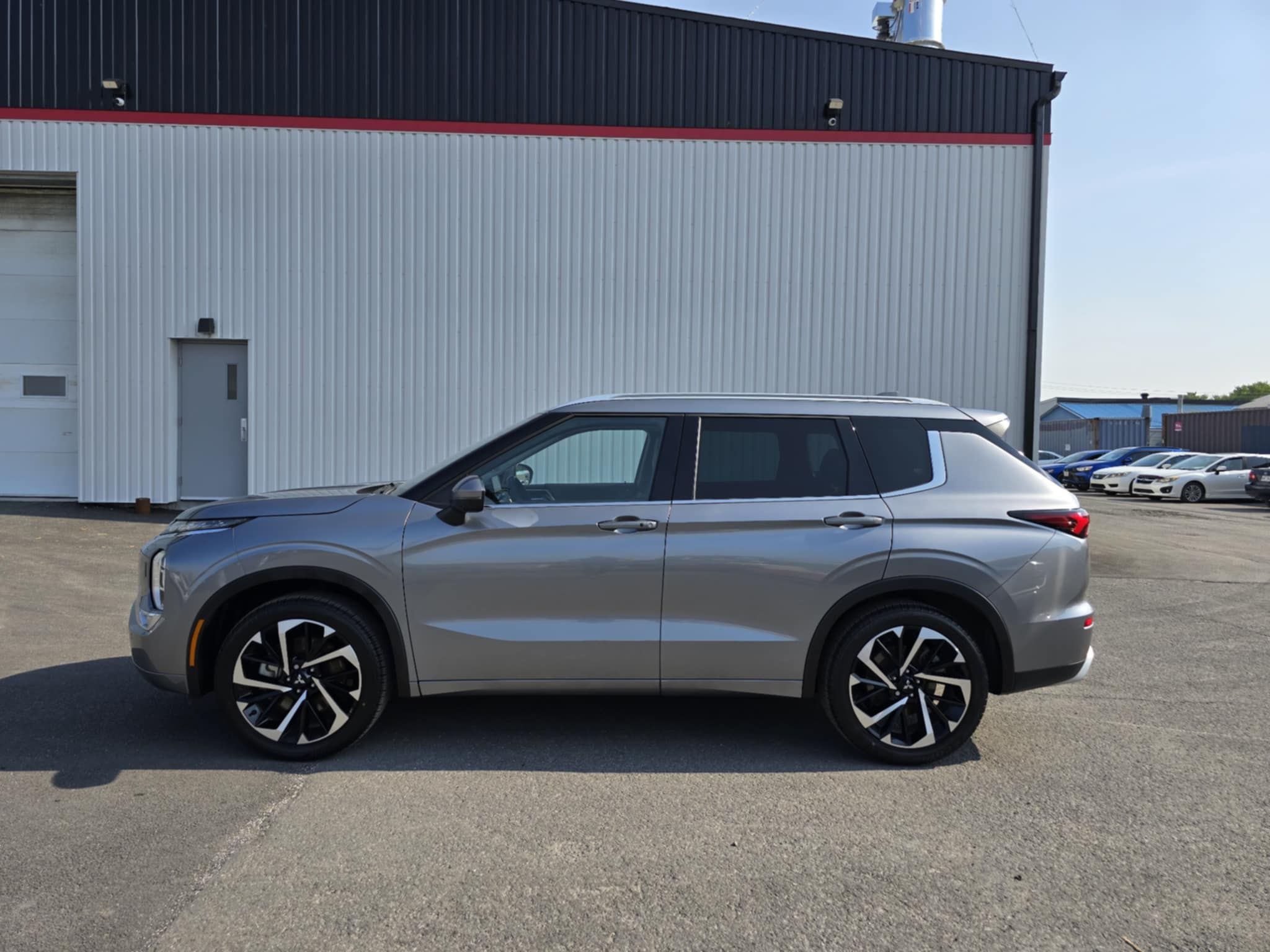 Mitsubishi Outlander 2023 - Image 24