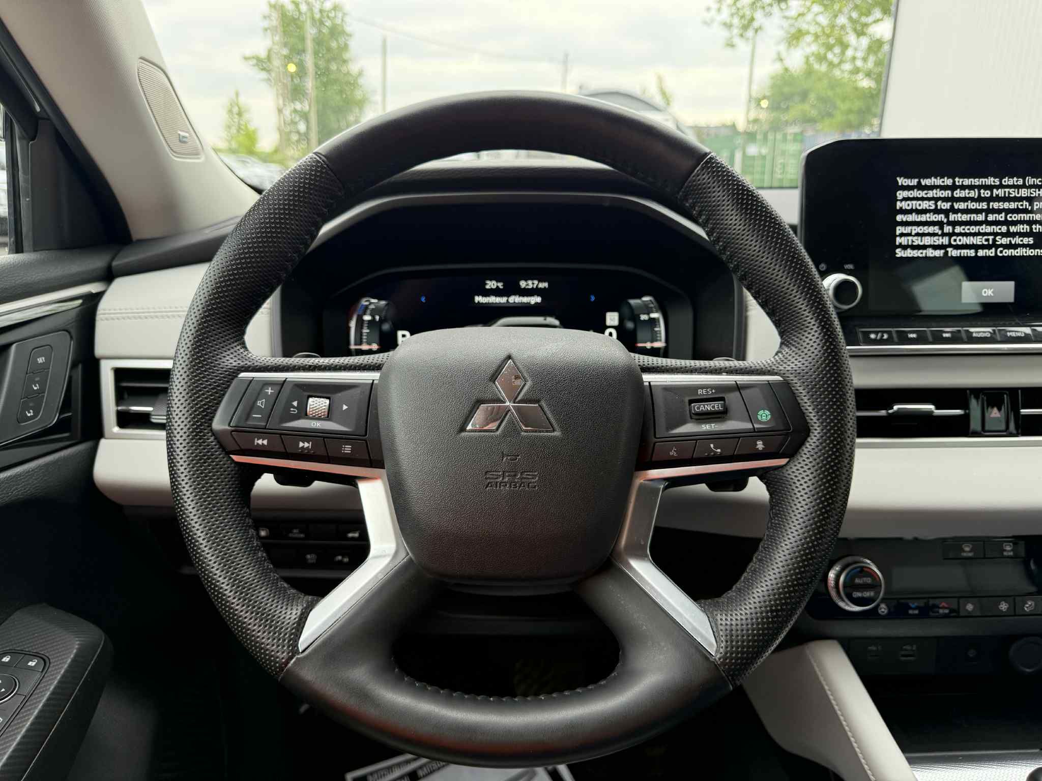 Mitsubishi Outlander PHEV 2023 - Image 4