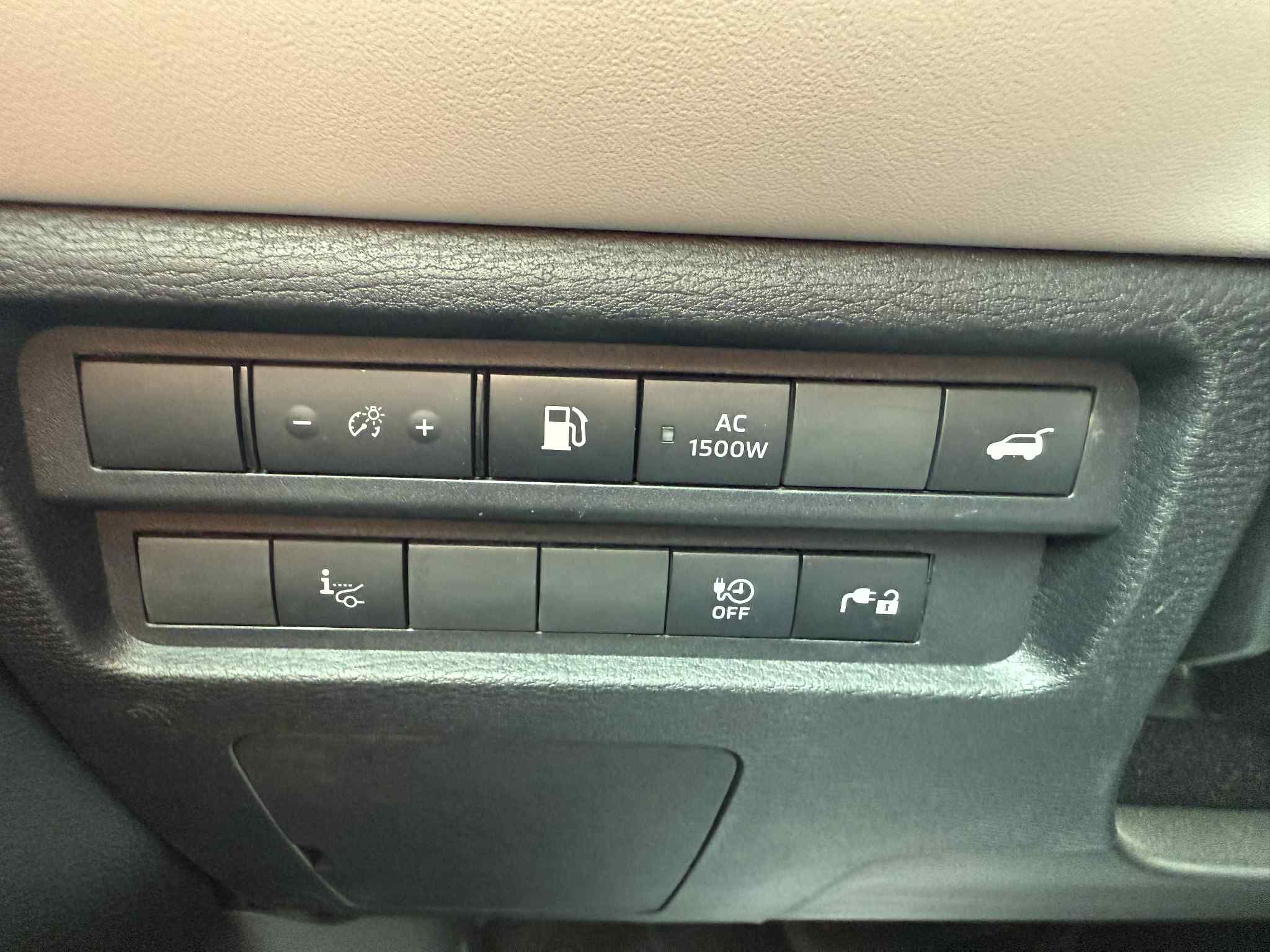 Mitsubishi Outlander PHEV 2023 - Image 13