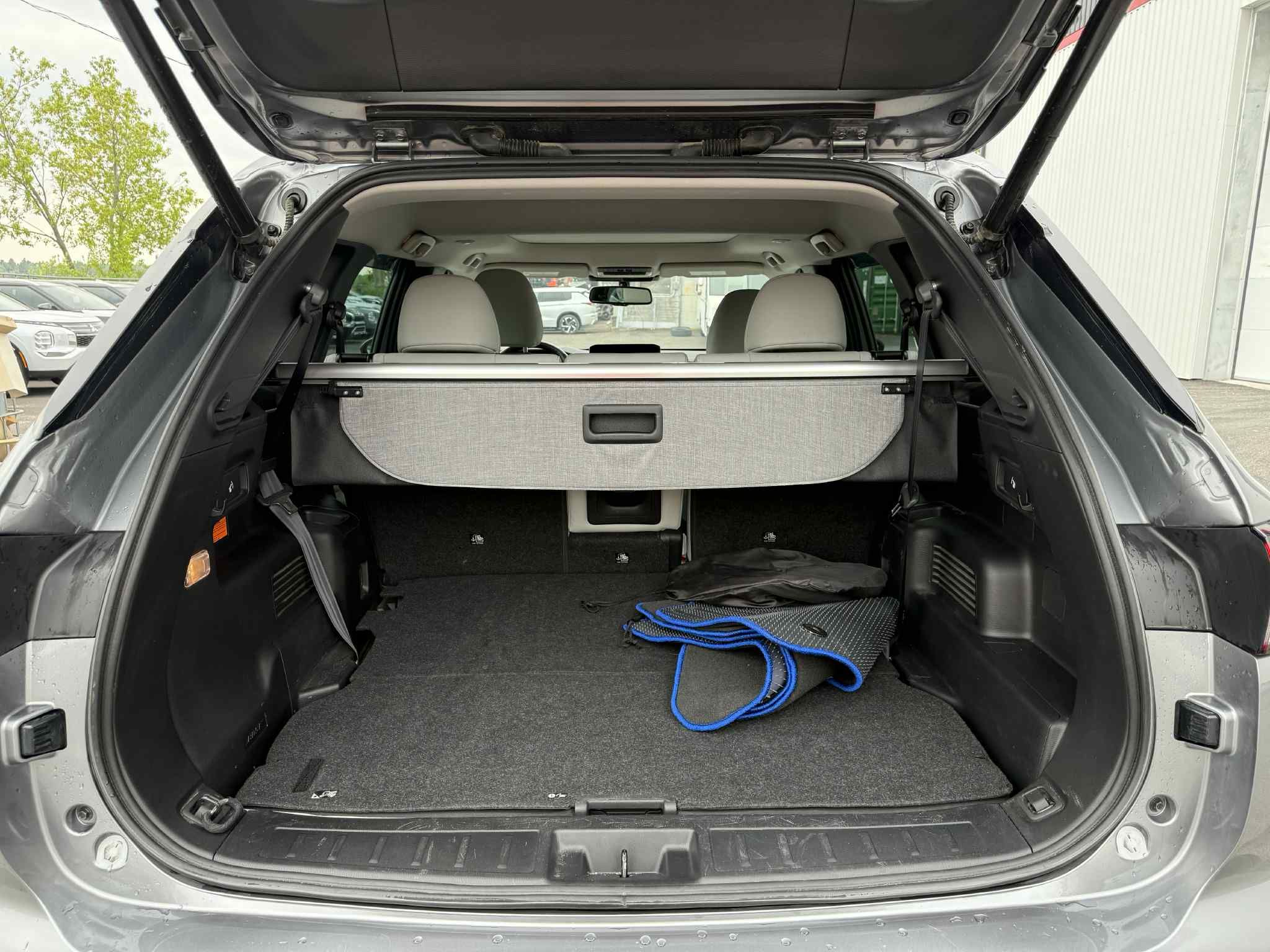 Mitsubishi Outlander PHEV 2023 - Image 18