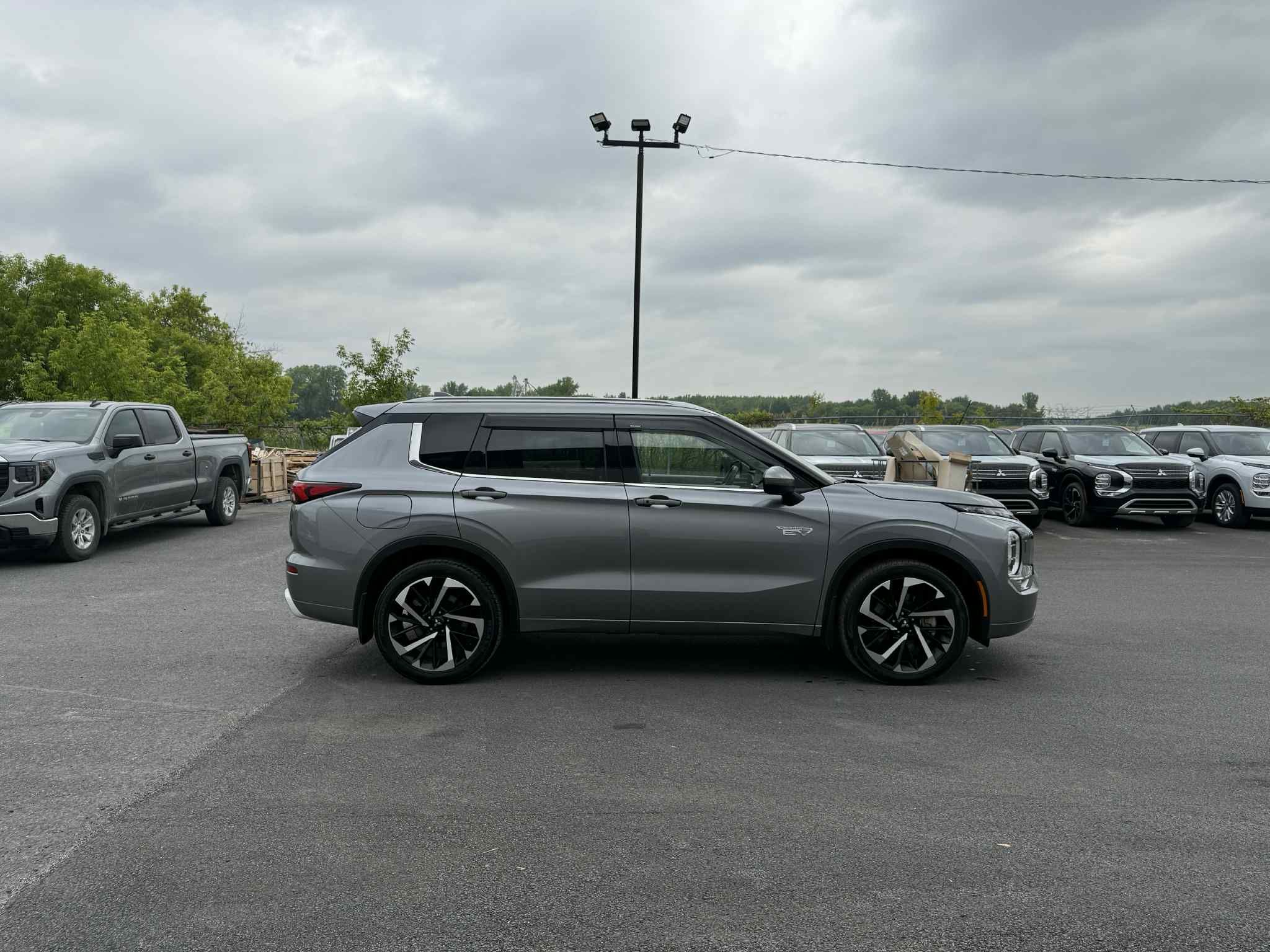Mitsubishi Outlander PHEV 2023 - Image 19