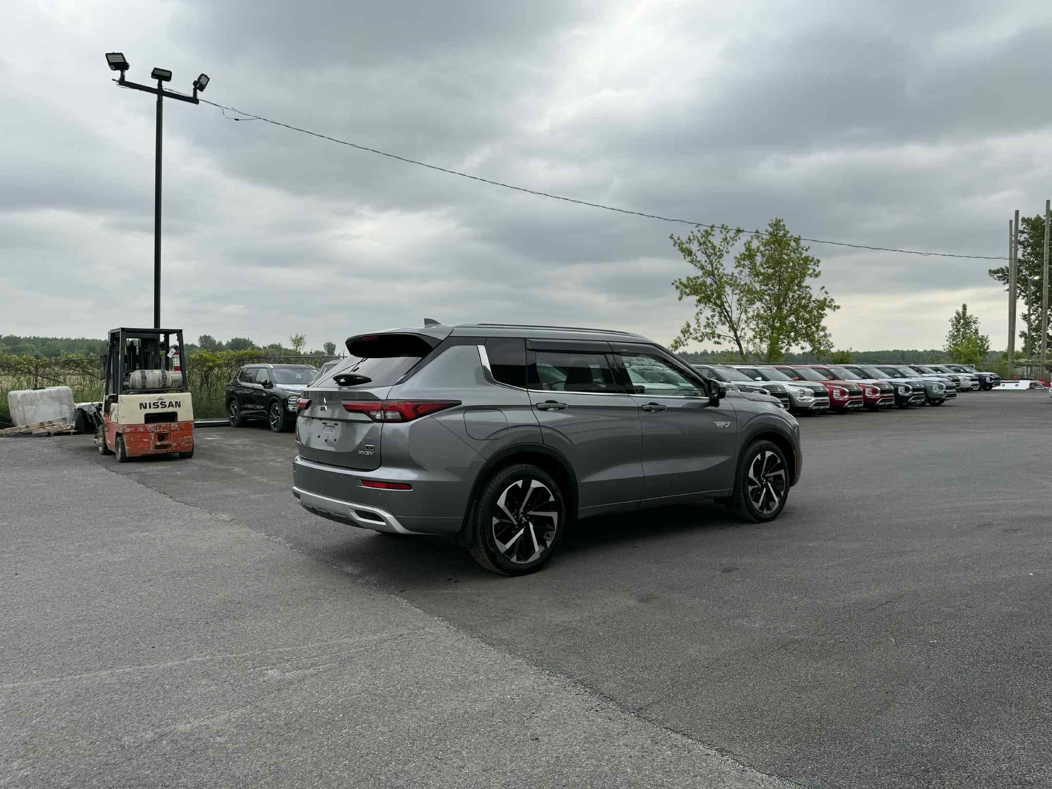 Mitsubishi Outlander PHEV 2023 - Image 21