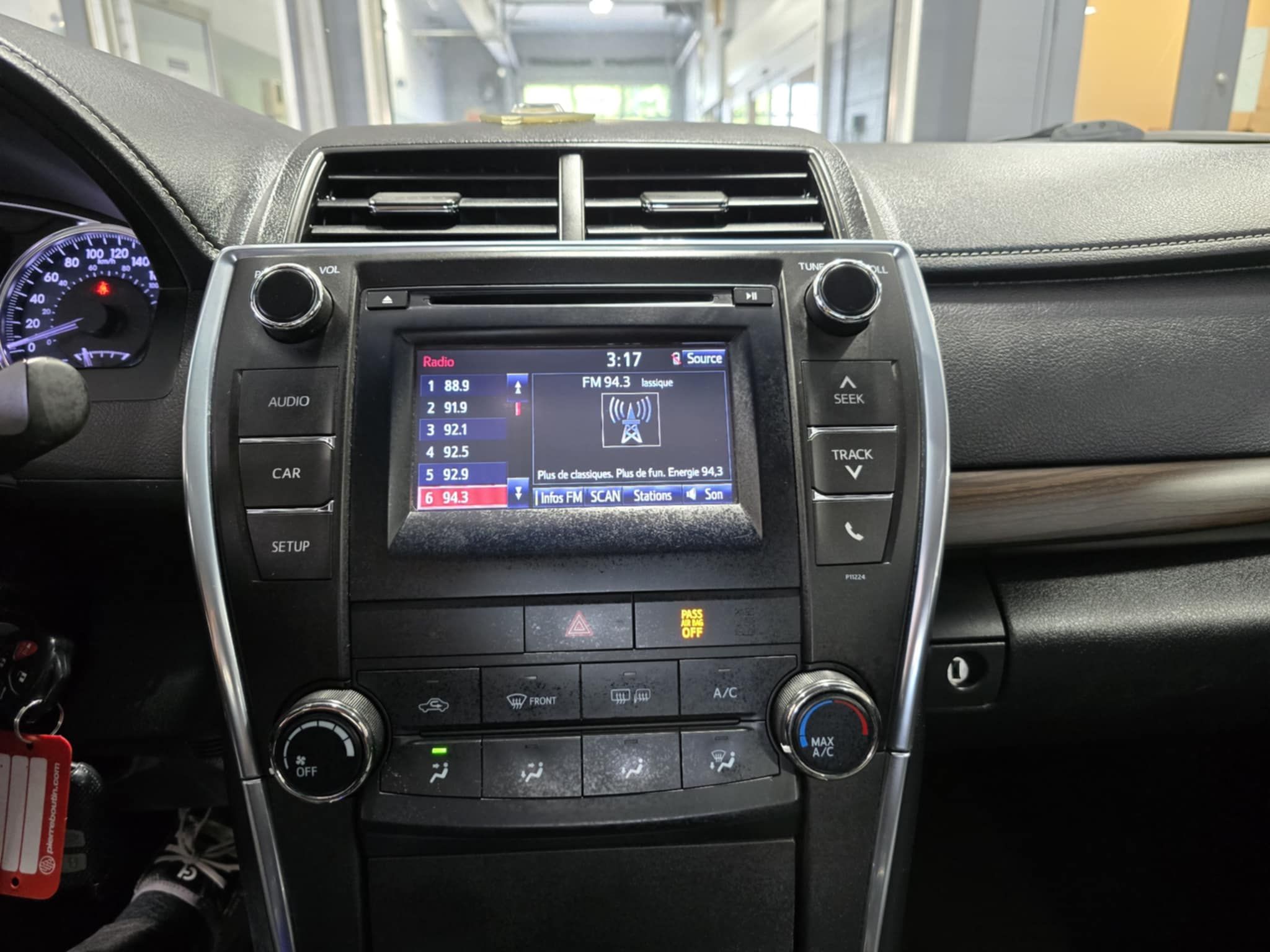 Toyota Camry 2016 - Image 16
