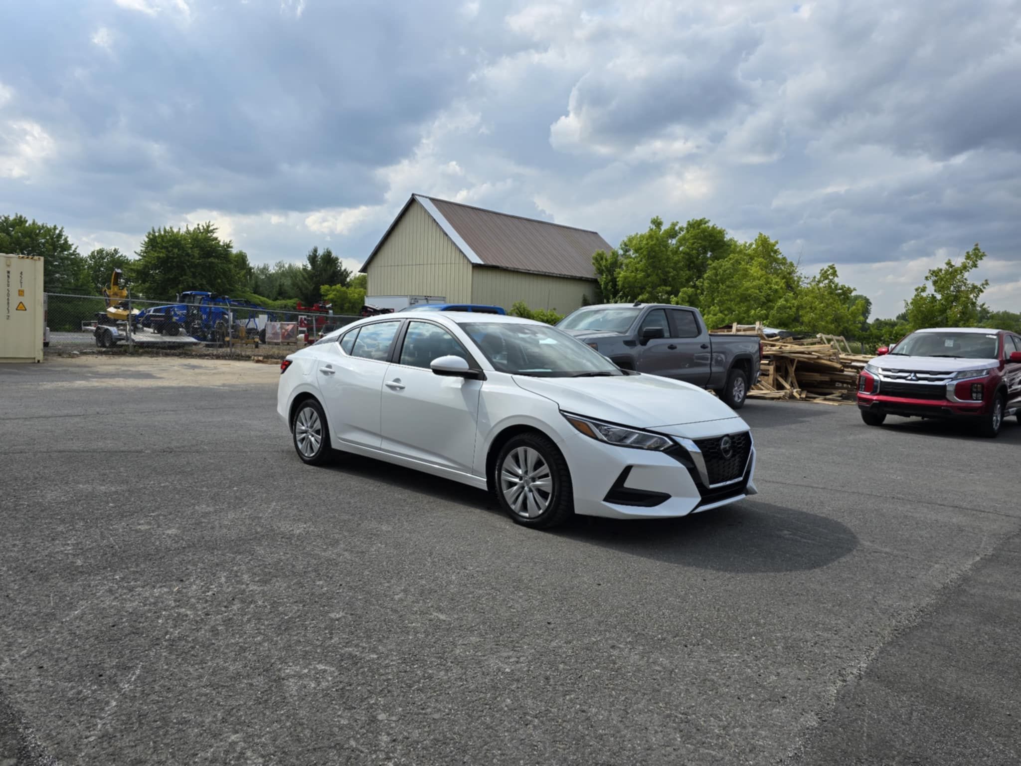 Nissan Sentra 2023 - Image 2