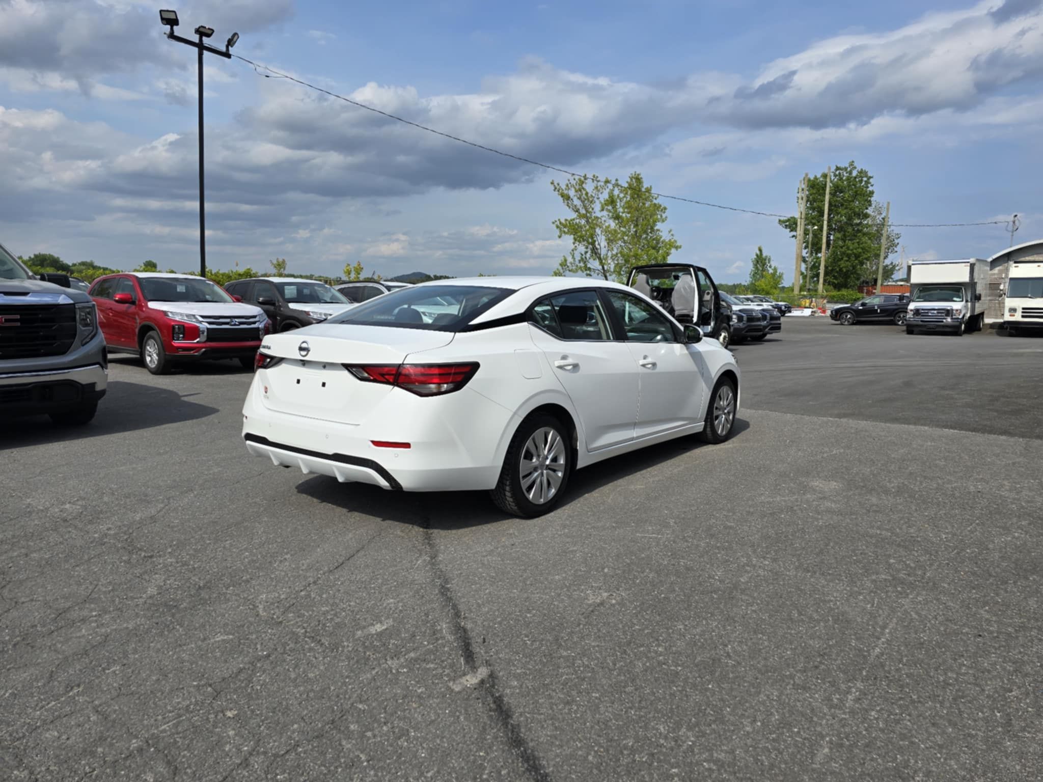 Nissan Sentra 2023 - Image 3