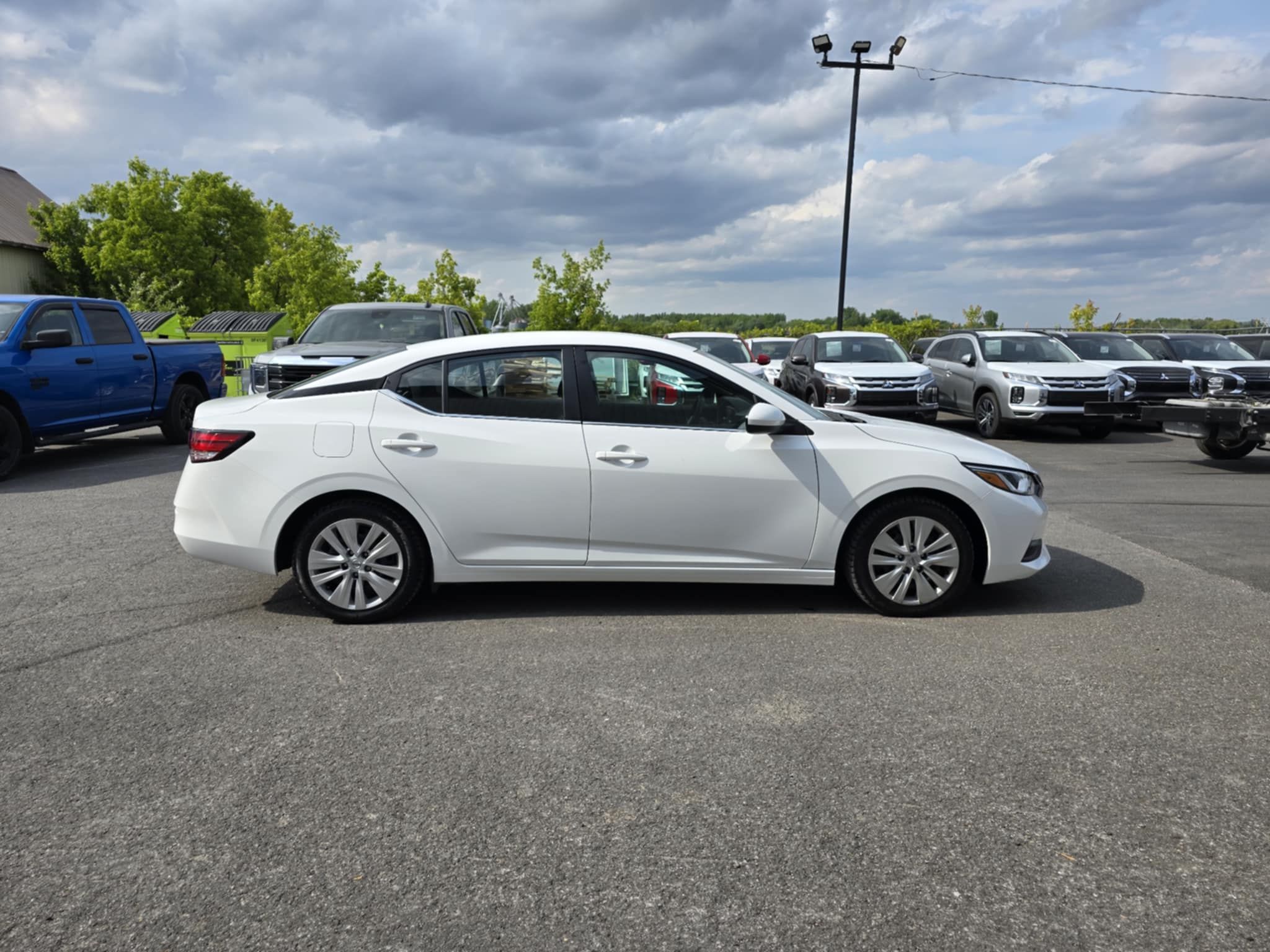 Nissan Sentra 2023 - Image 22