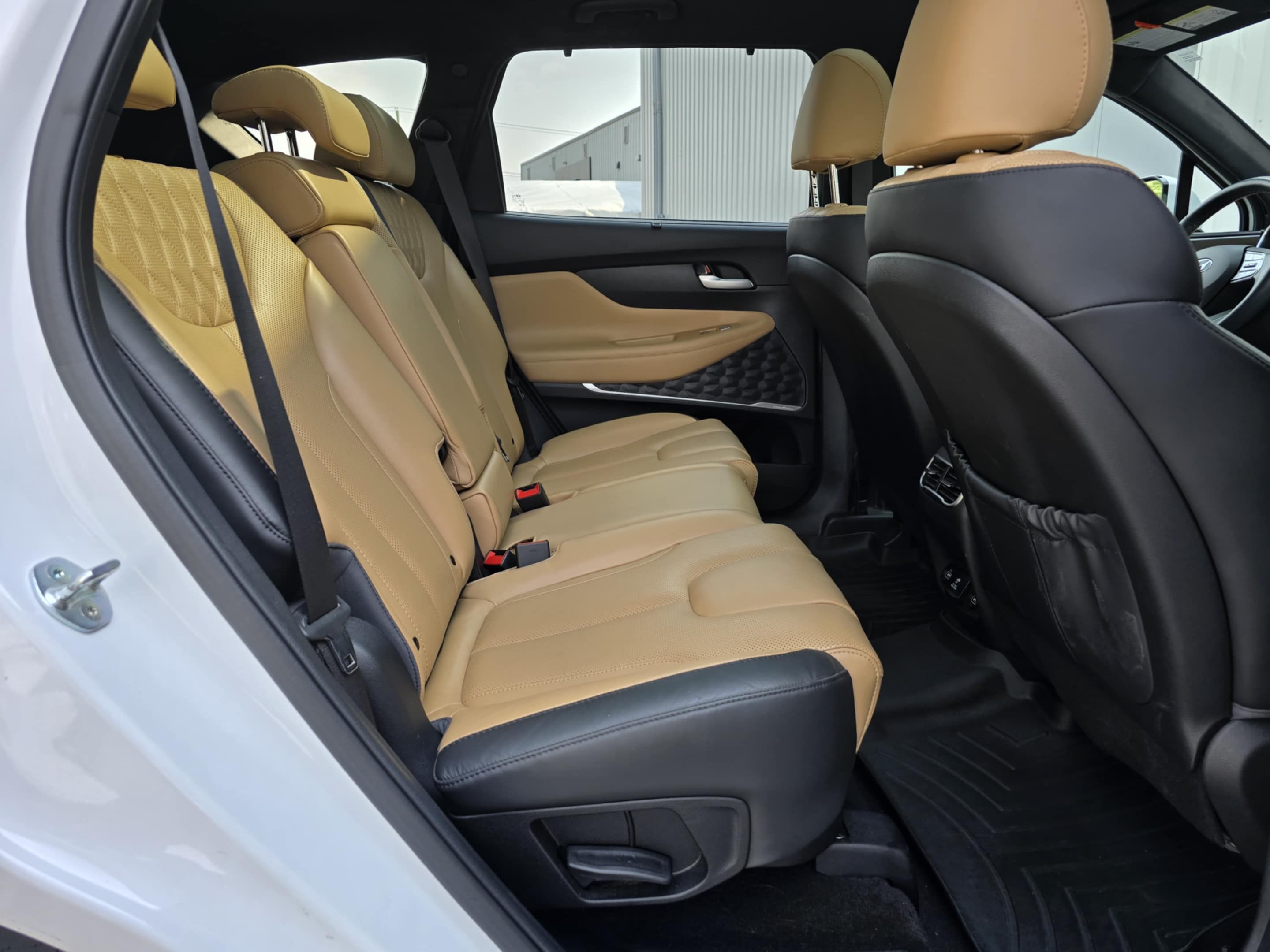 Hyundai Santa Fe 2022 - Image 26
