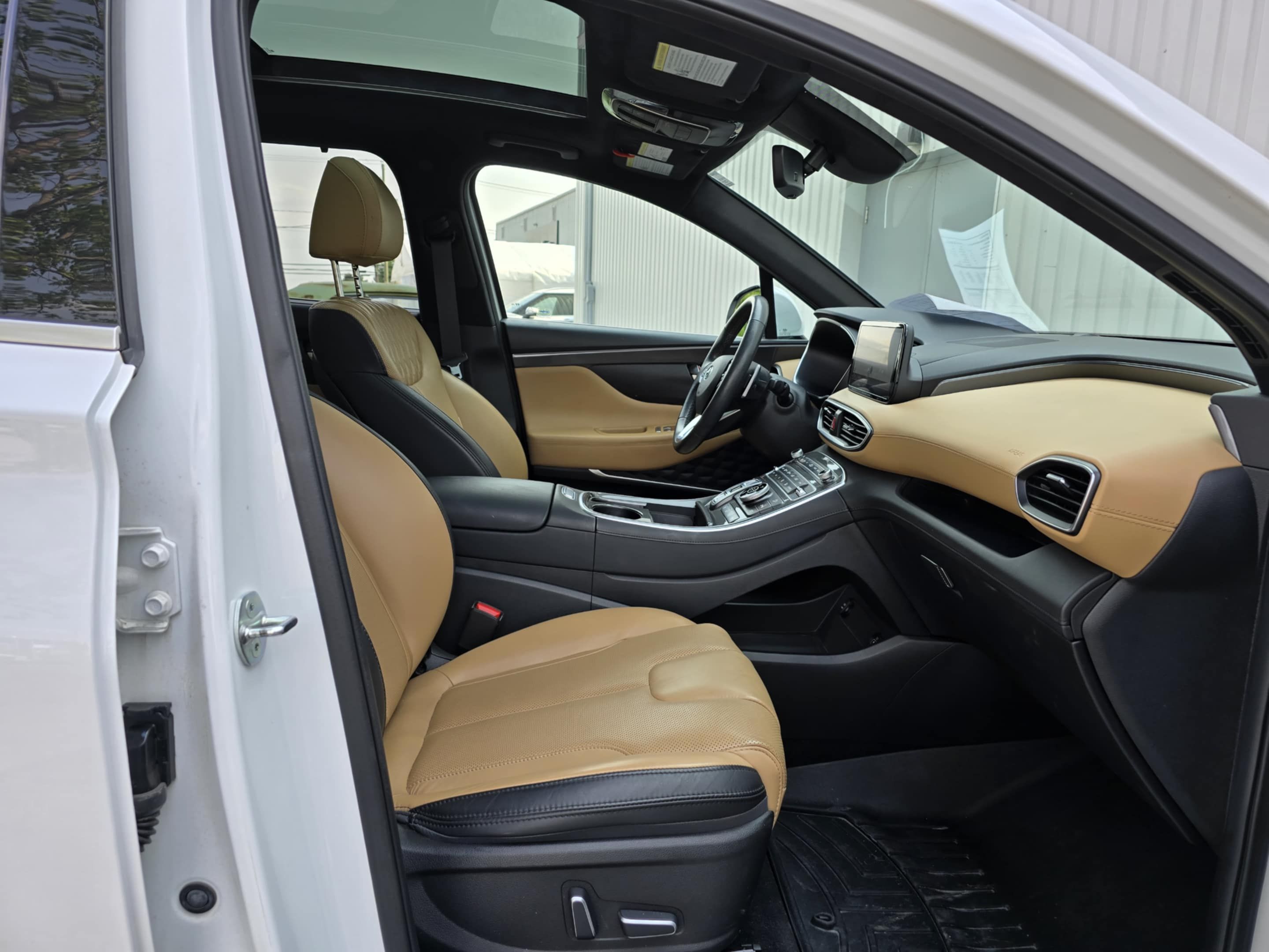 Hyundai Santa Fe 2022 - Image 25