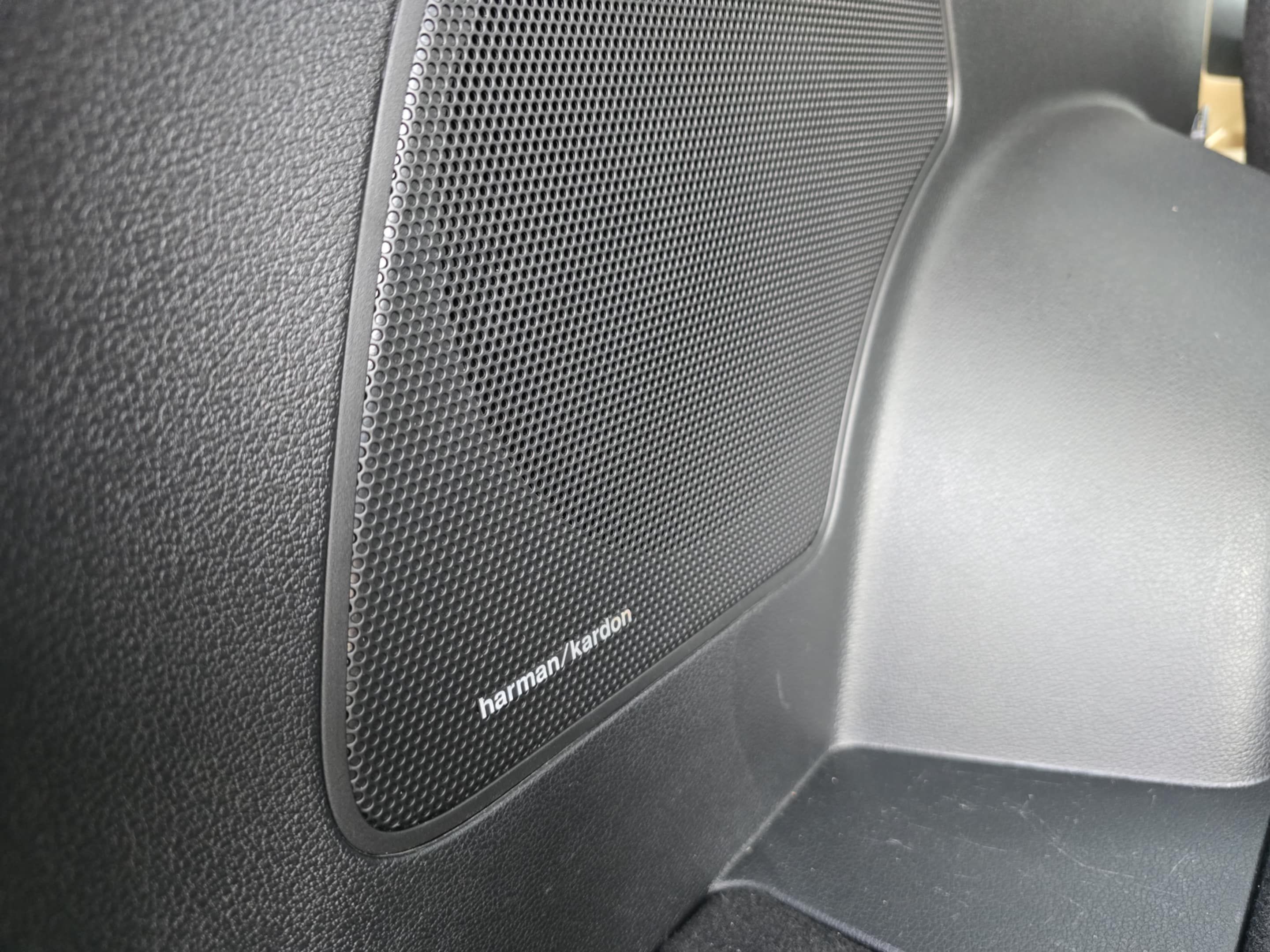 Hyundai Santa Fe 2022 - Image 23