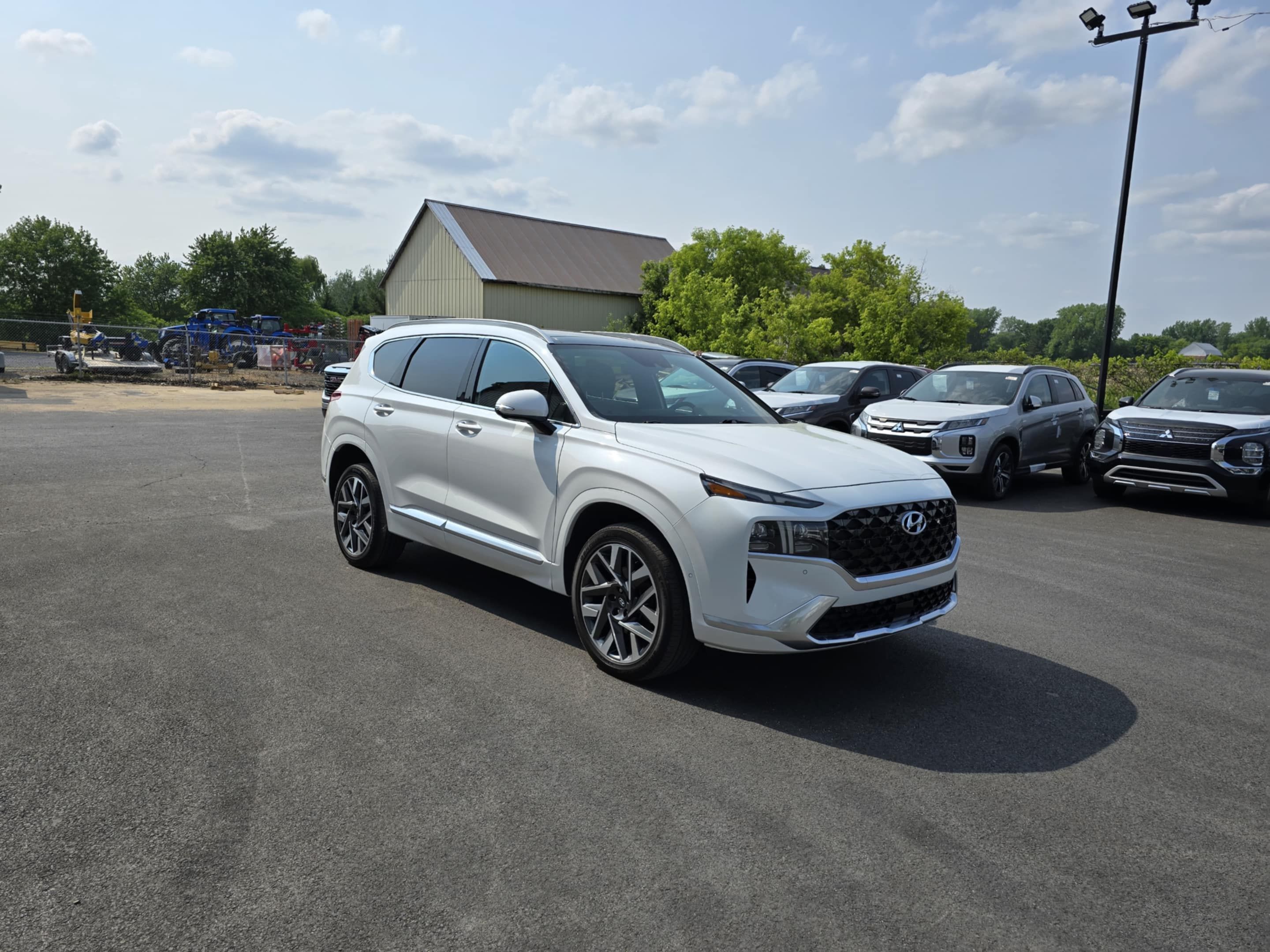 Hyundai Santa Fe 2022 - Image 2