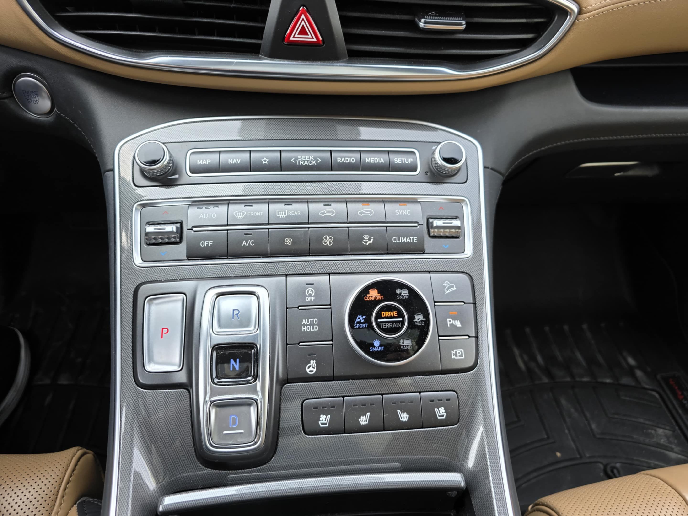 Hyundai Santa Fe 2022 - Image 19