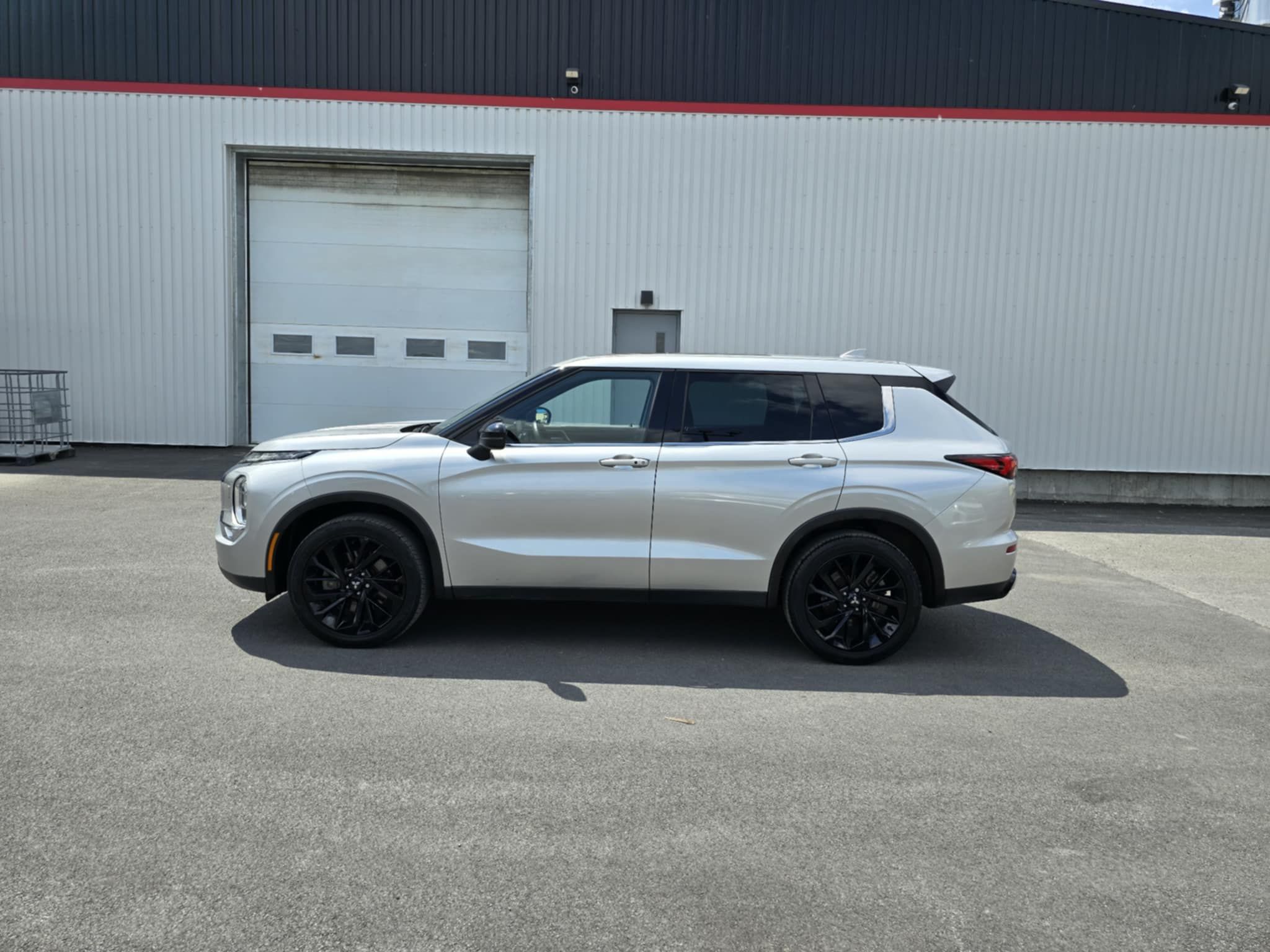 Mitsubishi Outlander 2023 - Image 23