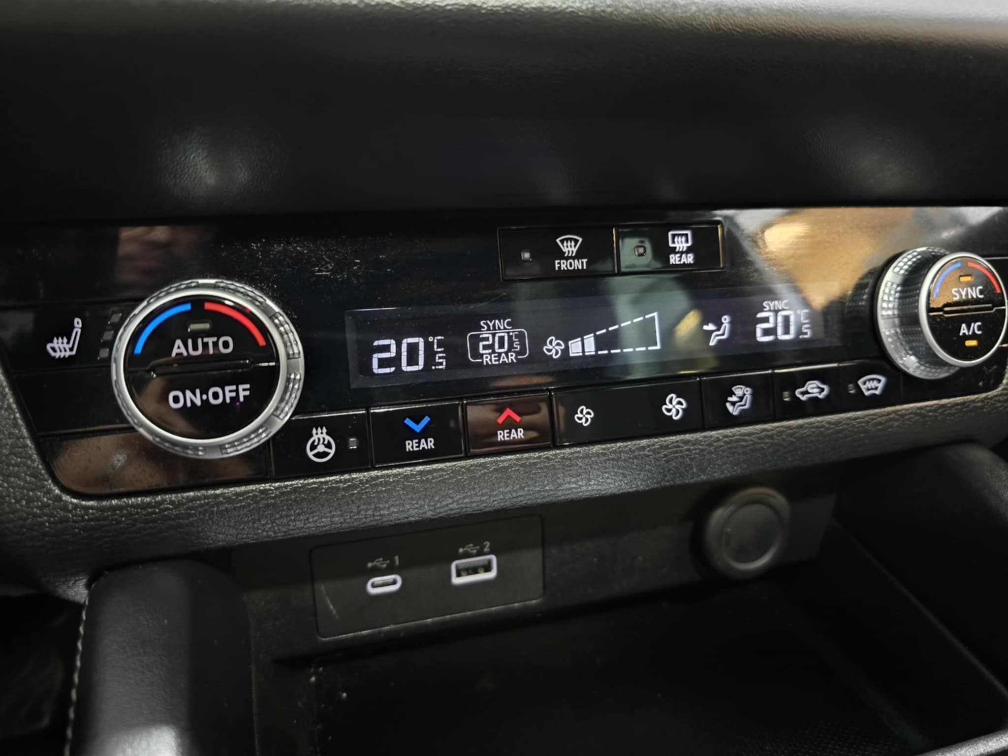 Mitsubishi Outlander 2023 - Image 19