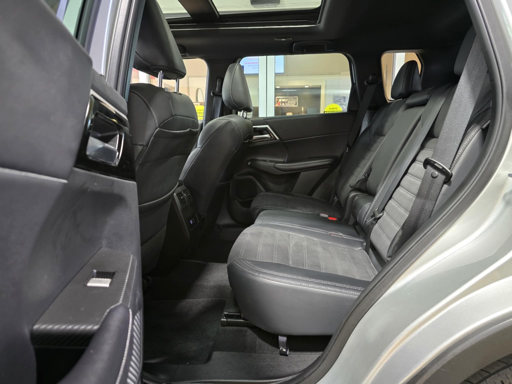 Mitsubishi Outlander 2023 - Image 22