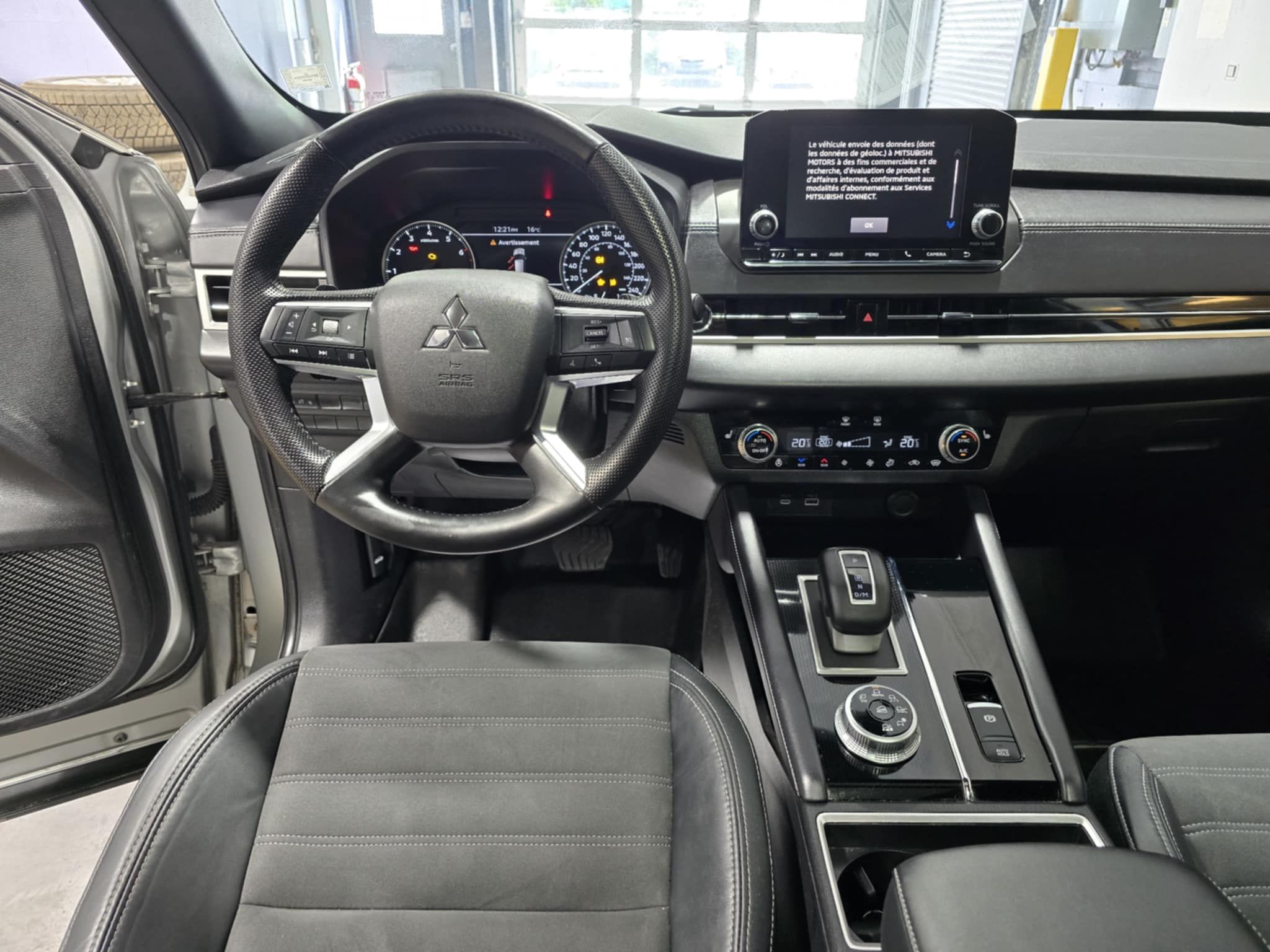 Mitsubishi Outlander 2023 - Image 10