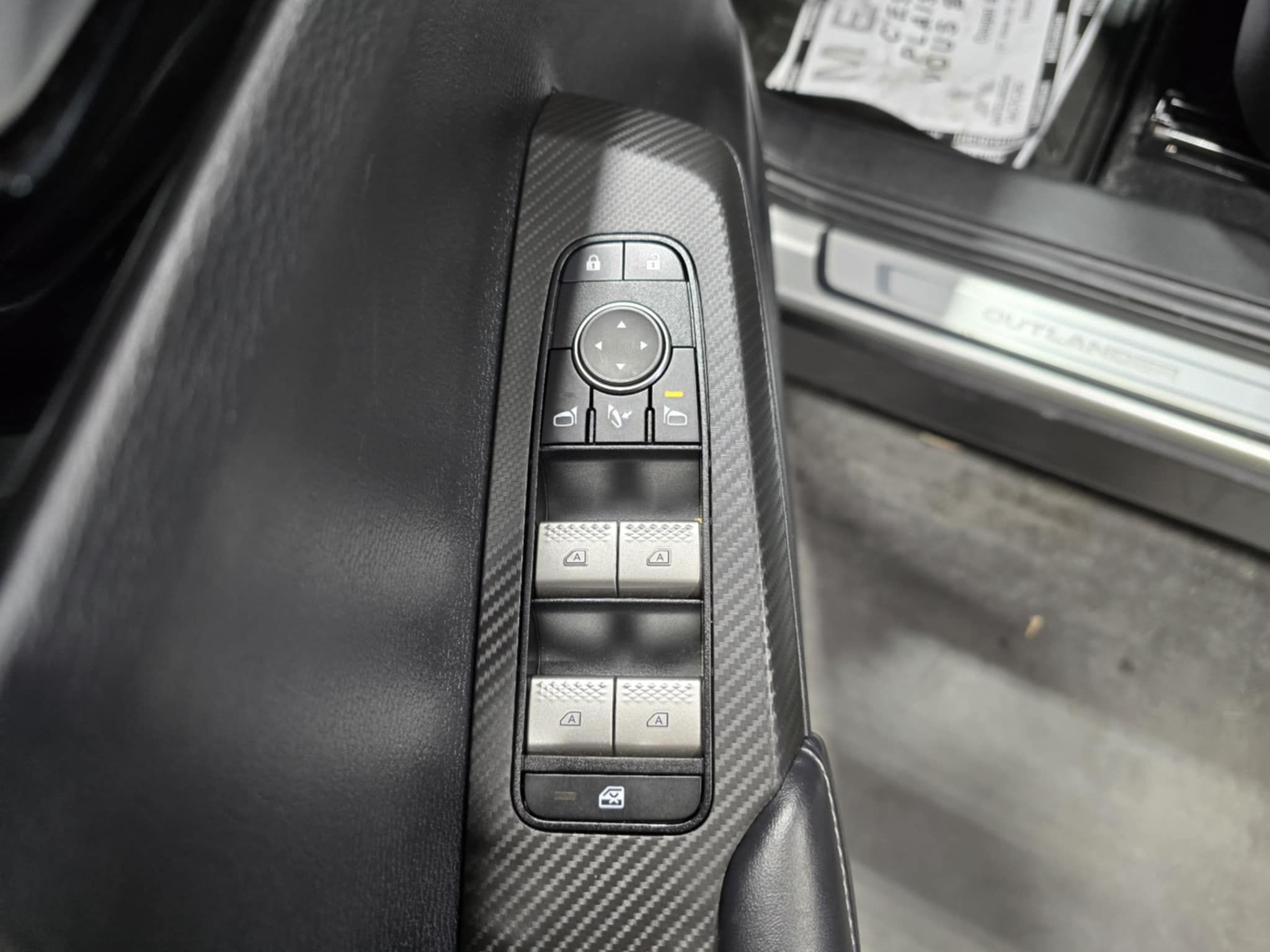 Mitsubishi Outlander 2023 - Image 8