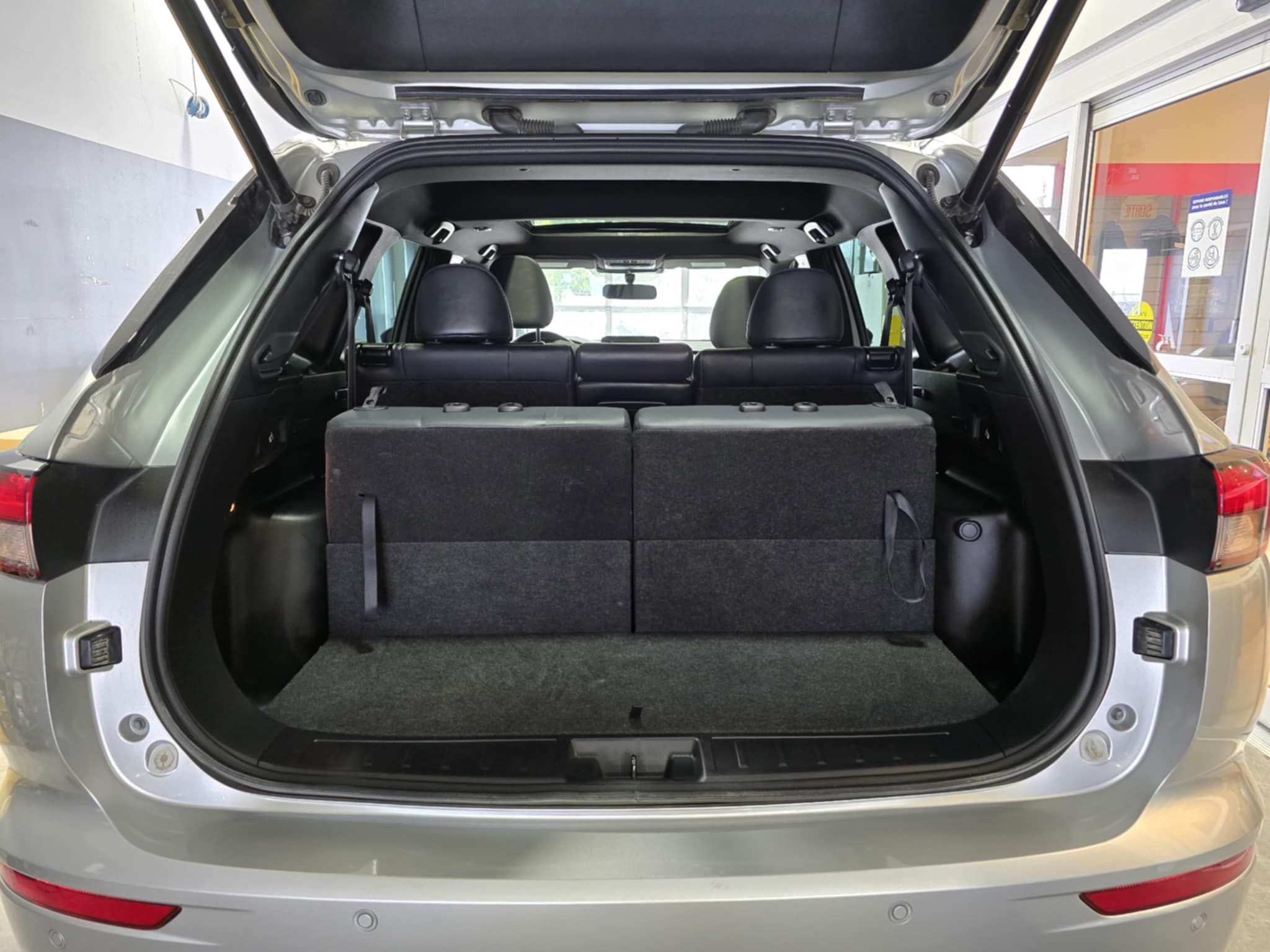 Mitsubishi Outlander 2023 - Image 28
