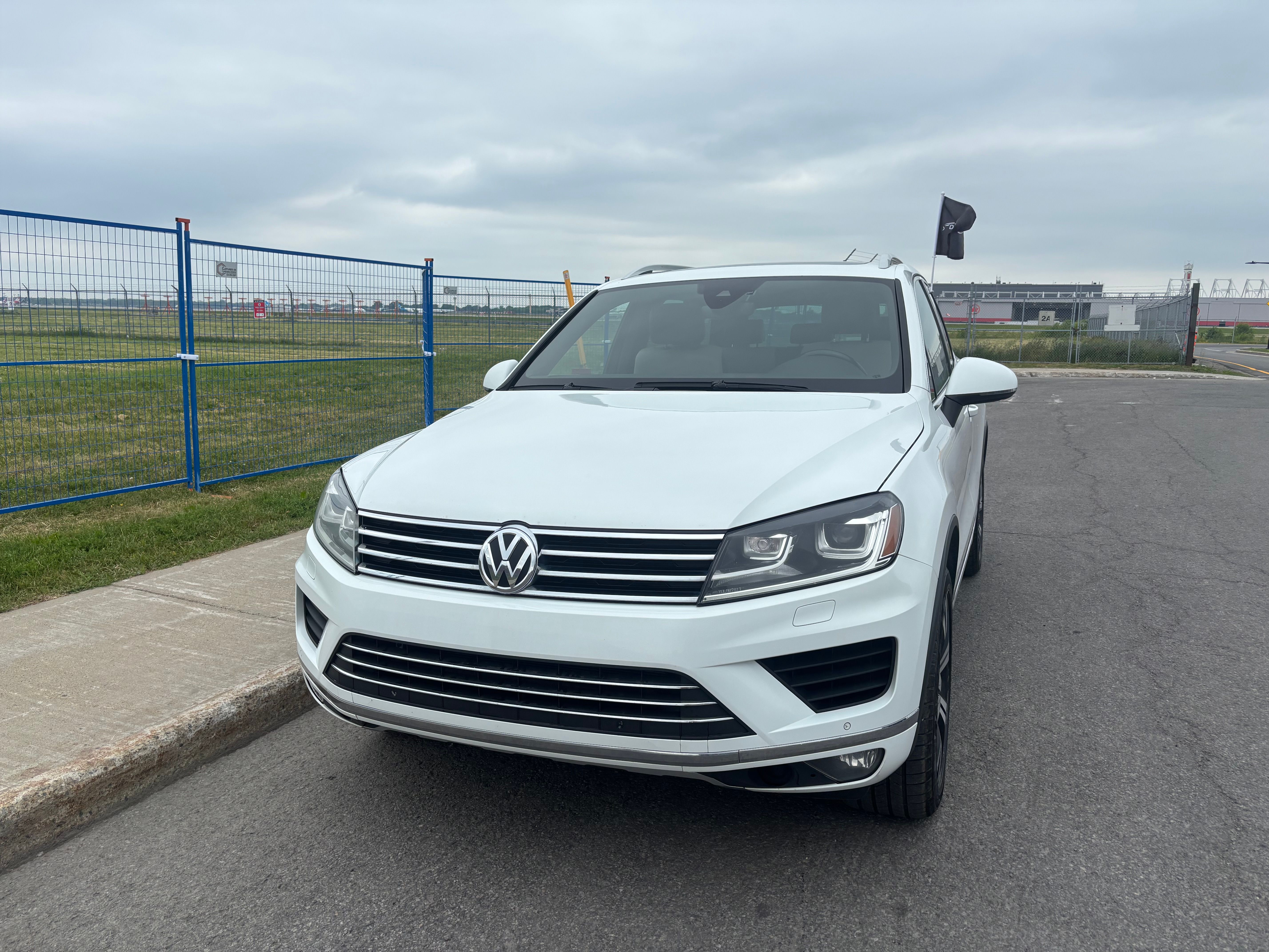 Volkswagen Touareg 2017 - Image 1