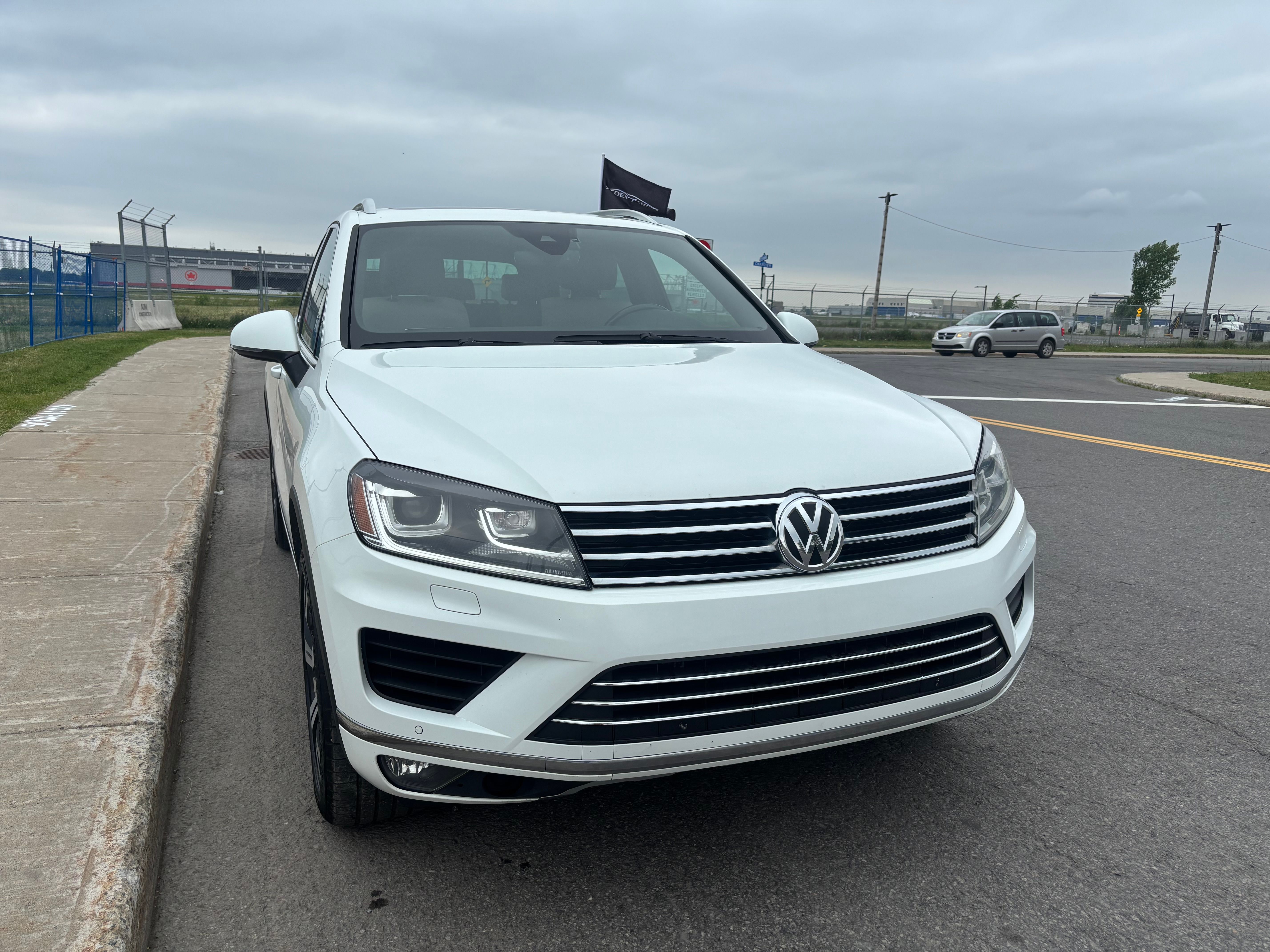 Volkswagen Touareg 2017 - Image 7
