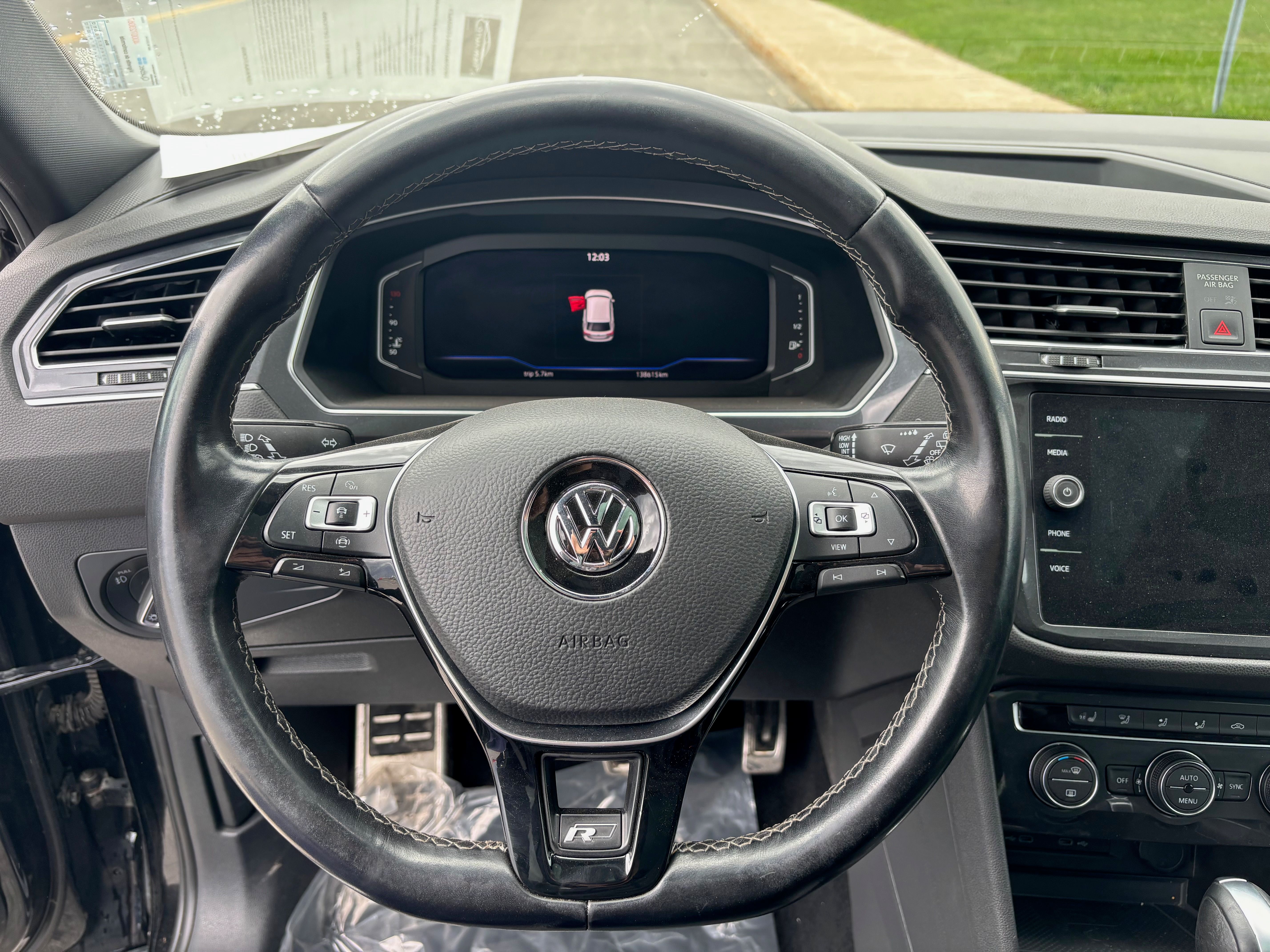 Volkswagen Tiguan 2021 - Image 13