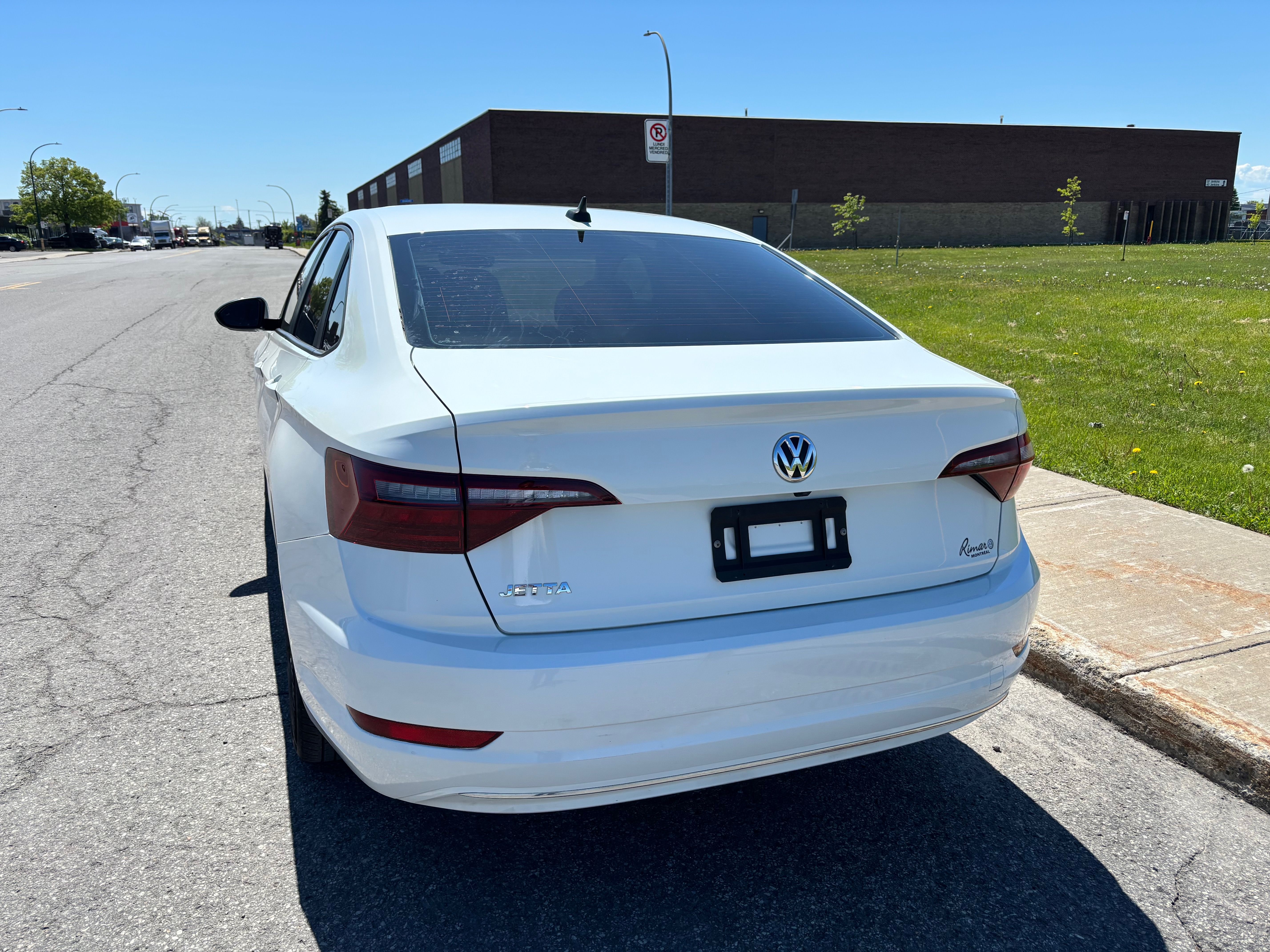 Volkswagen Jetta 2019 - Image 3