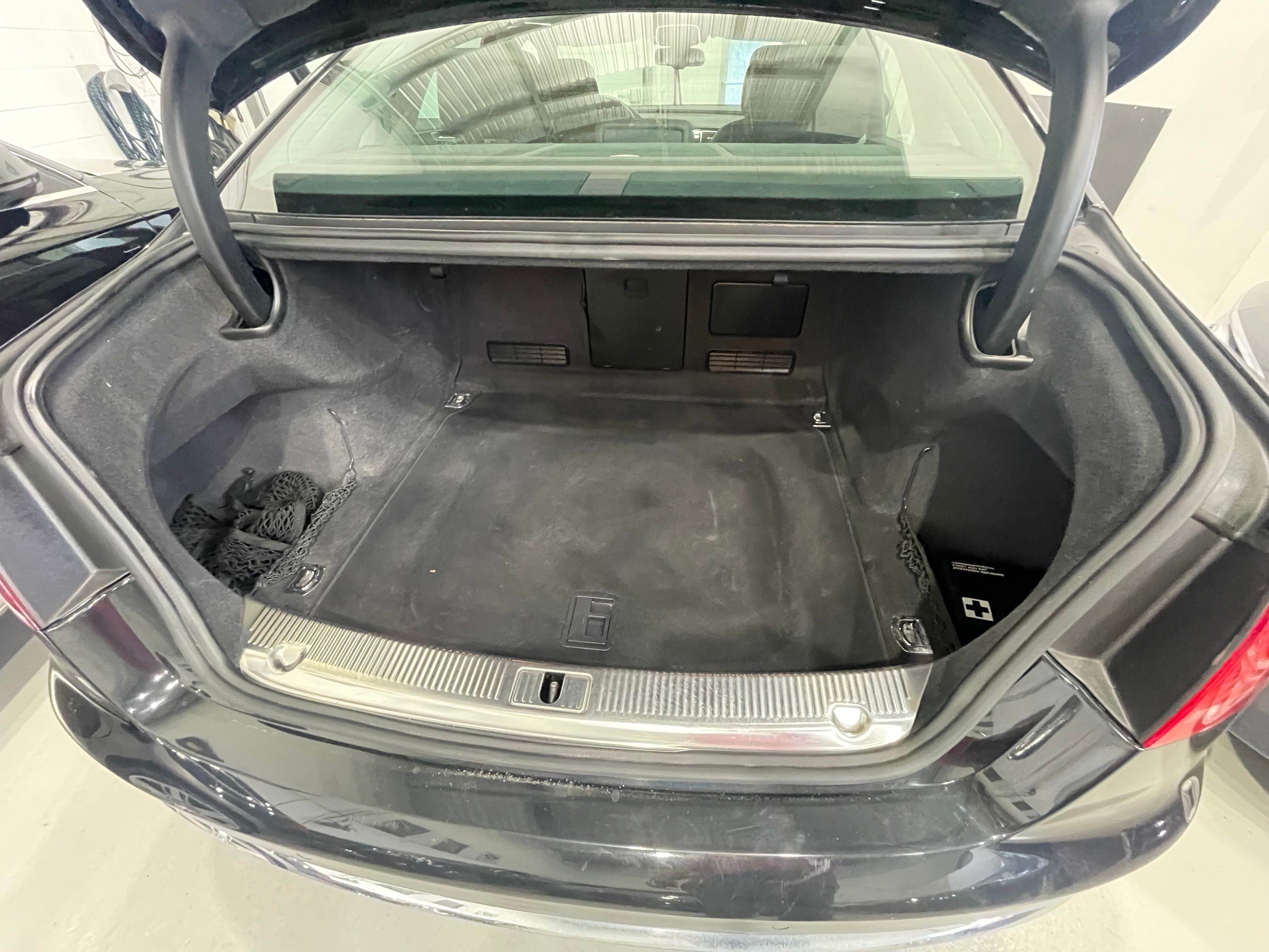 Audi A8 2013 - Image 16