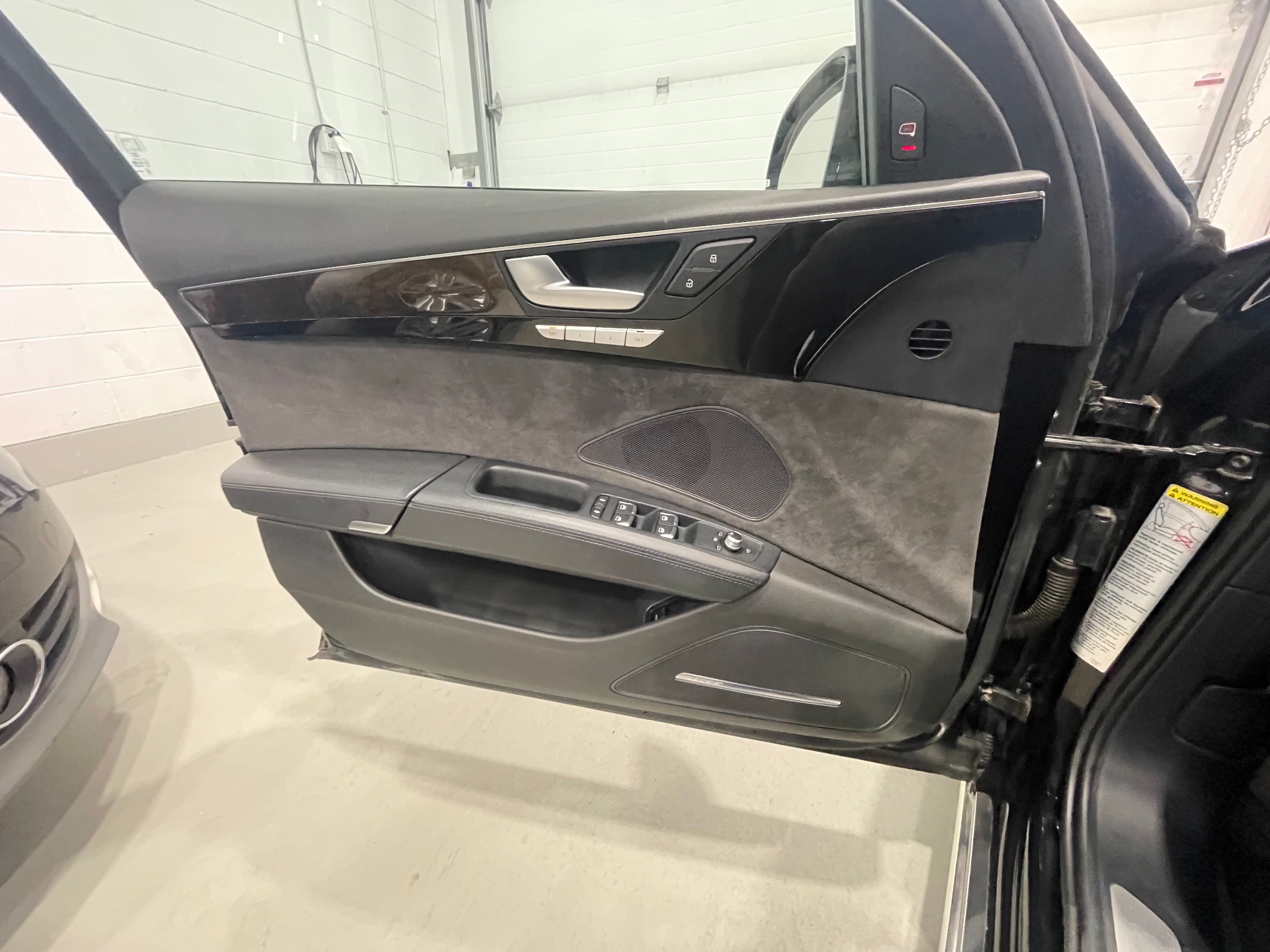 Audi A8 2013 - Image 20