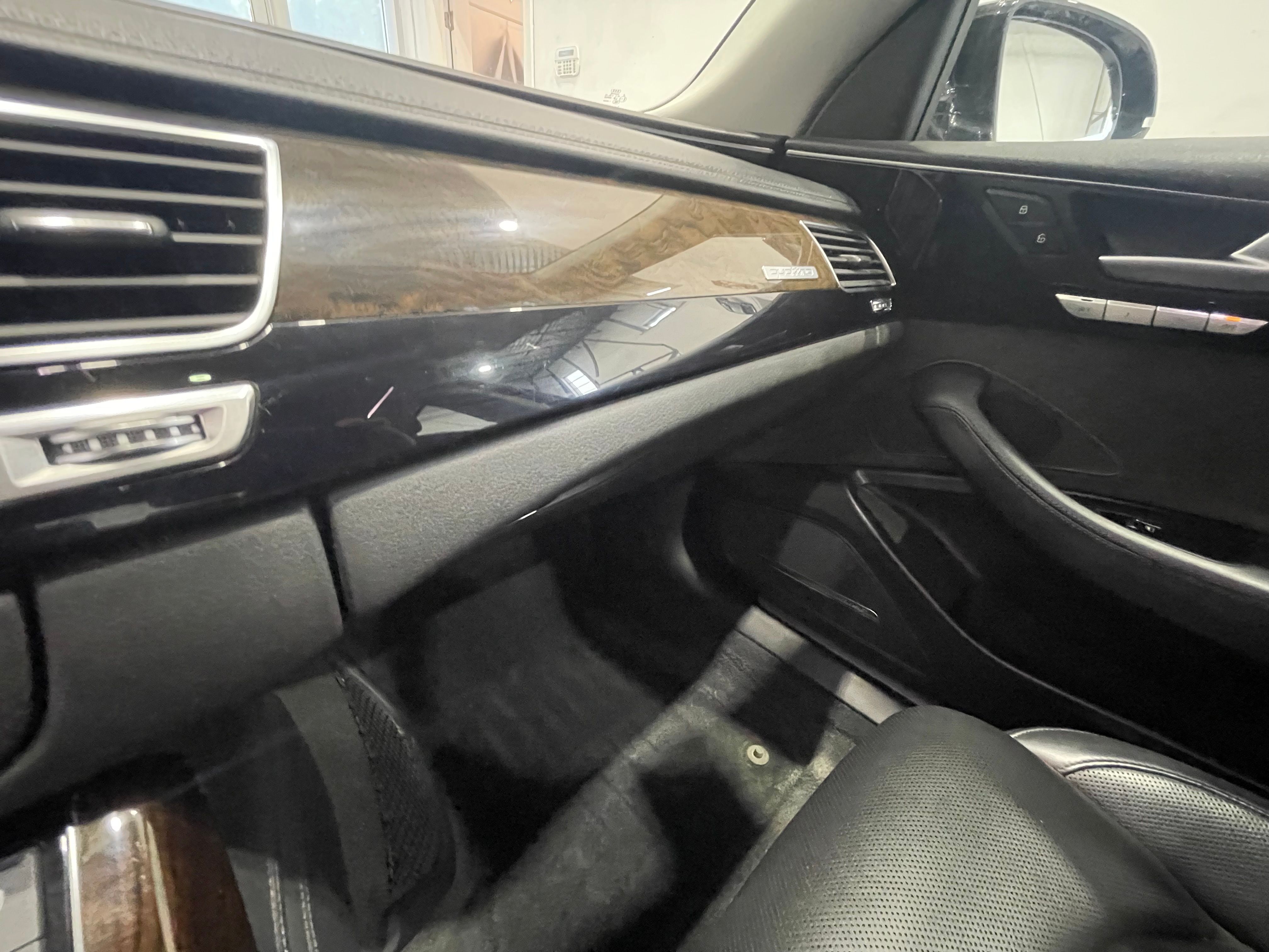 Audi A8 2013 - Image 24