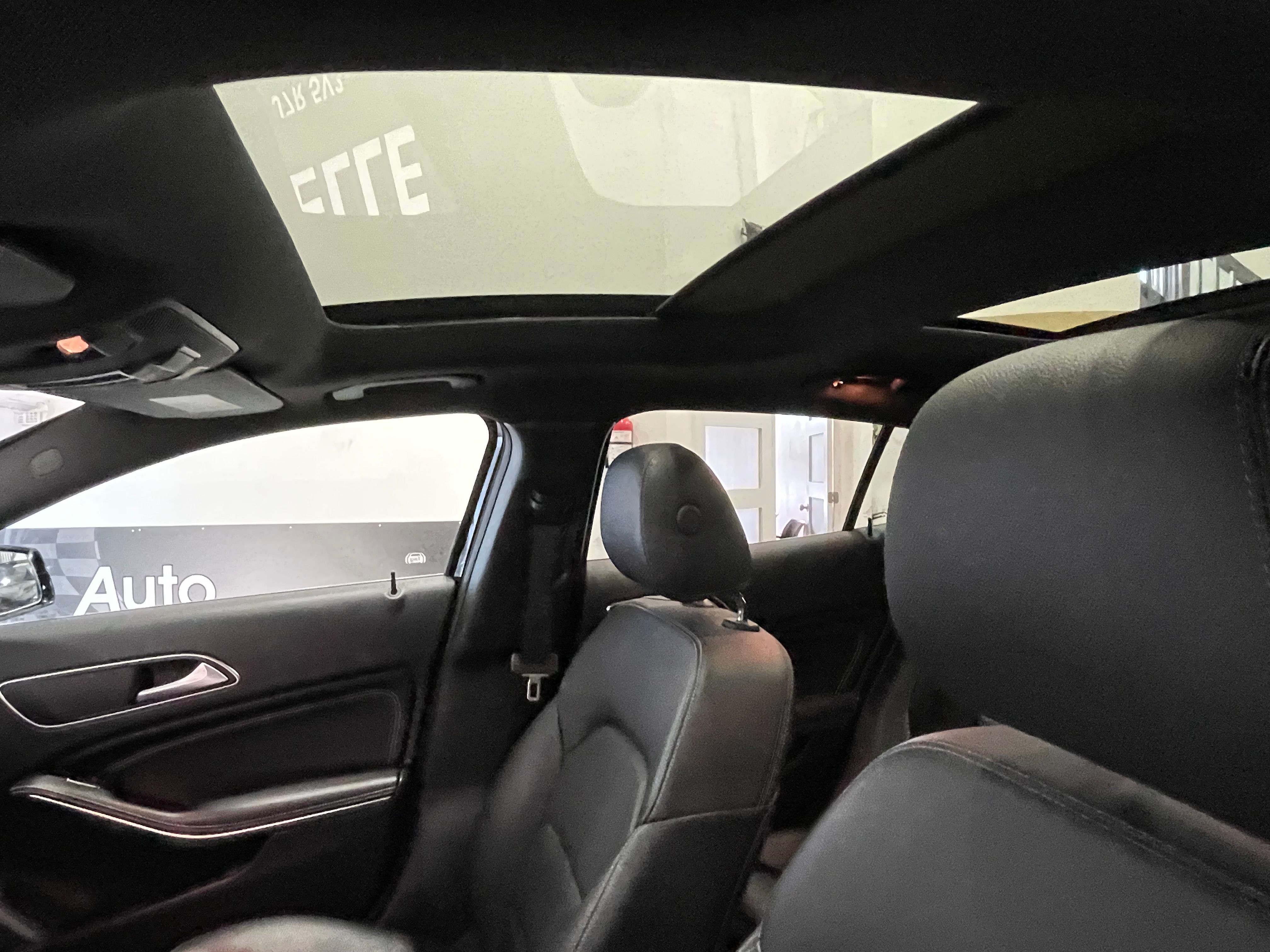 Mercedes-Benz GLA-Class 2017 - Image 11
