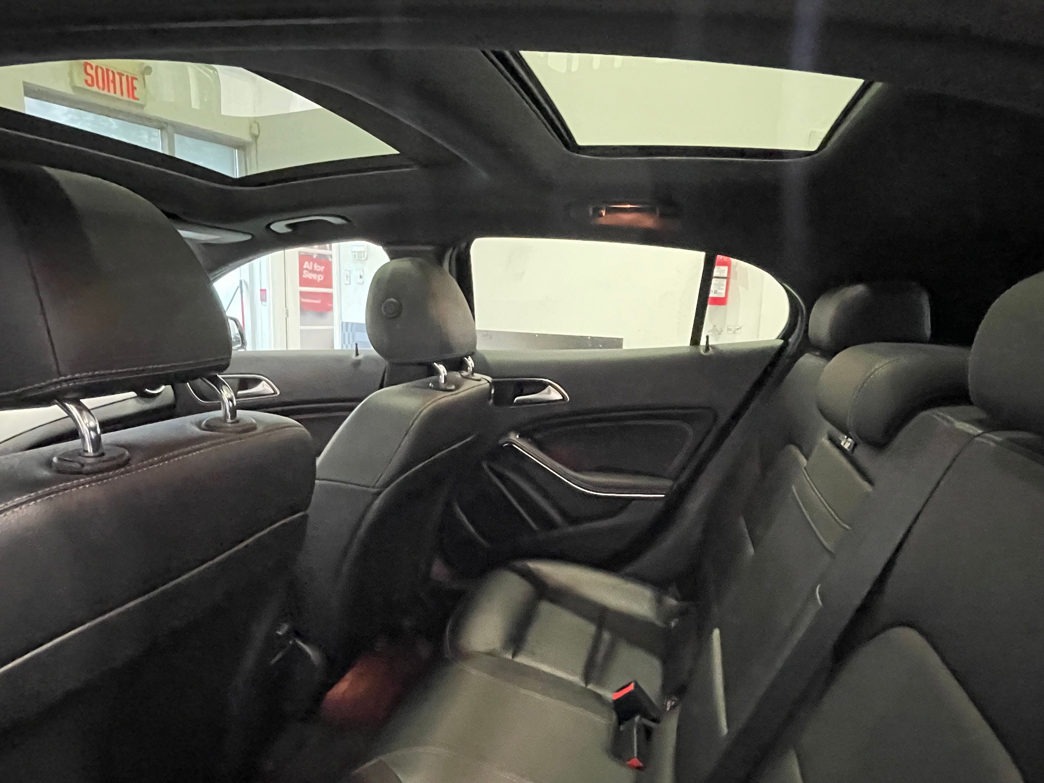 Mercedes-Benz GLA-Class 2017 - Image 12