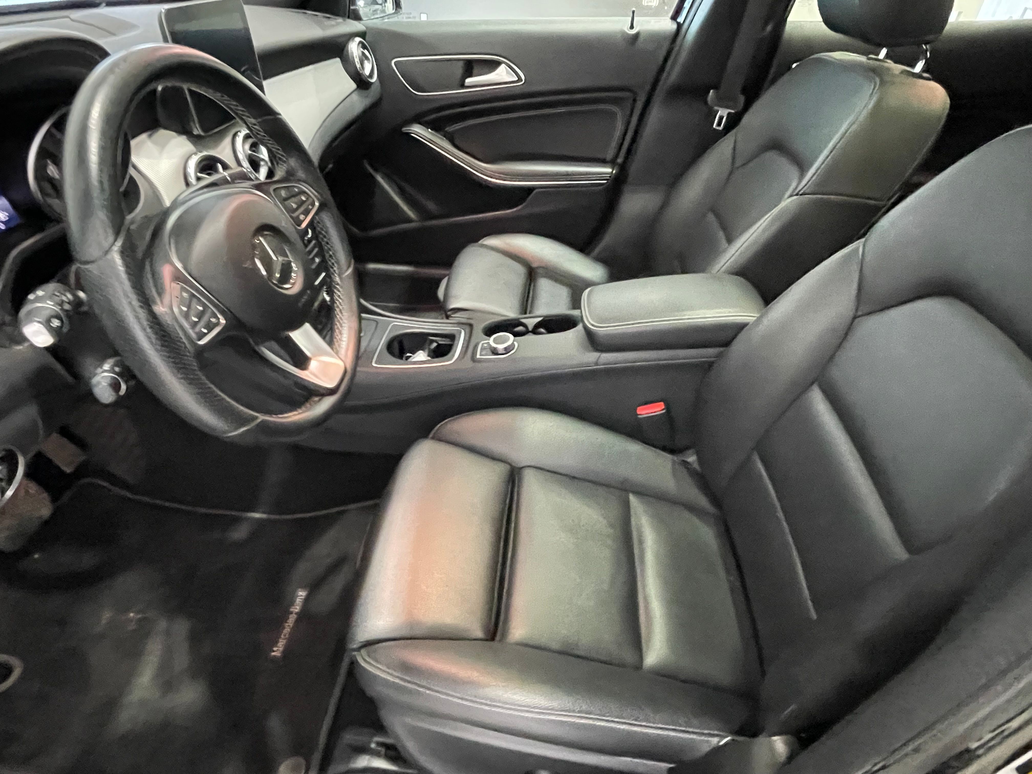Mercedes-Benz GLA-Class 2017 - Image 14