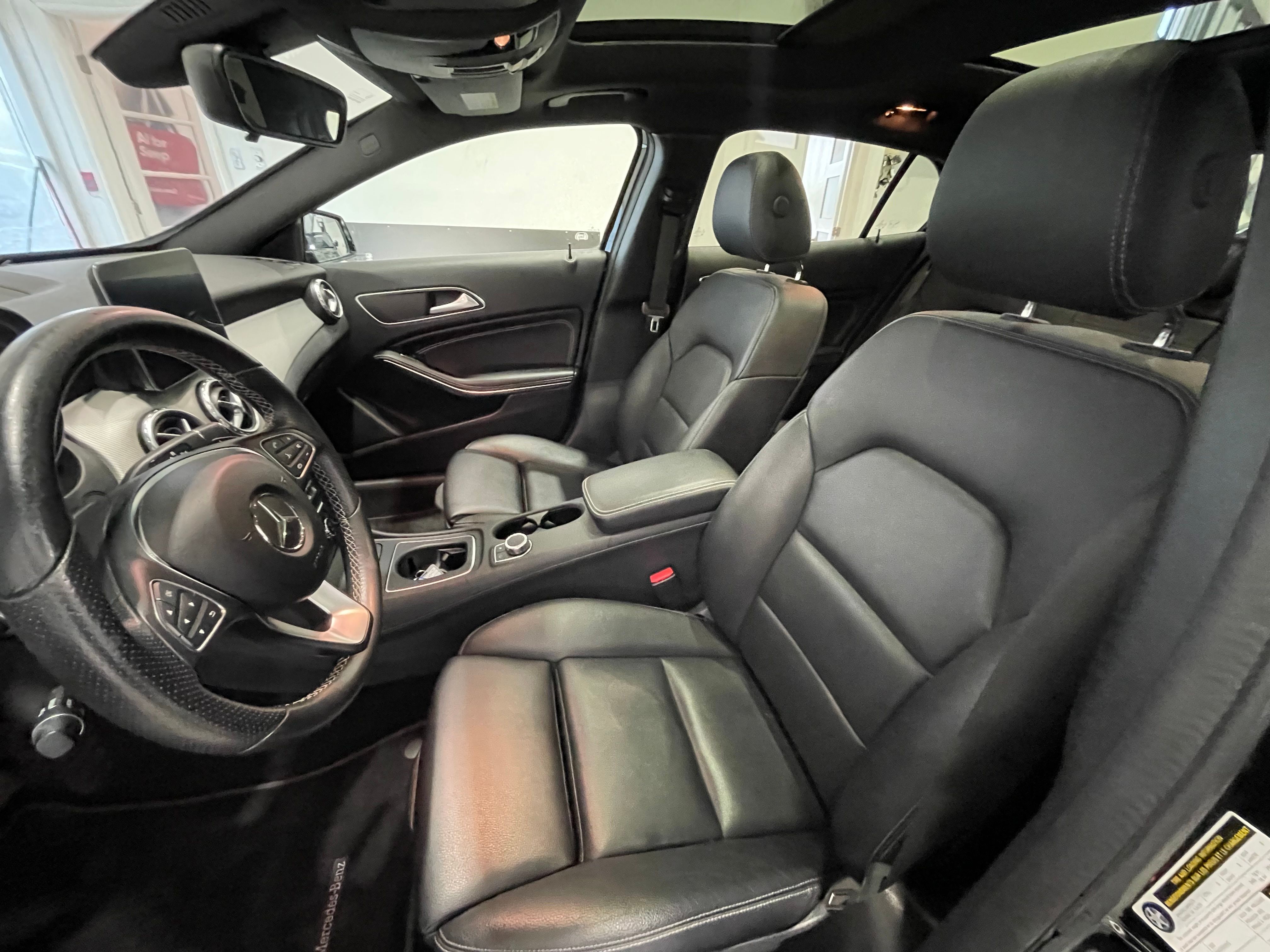 Mercedes-Benz GLA-Class 2017 - Image 15