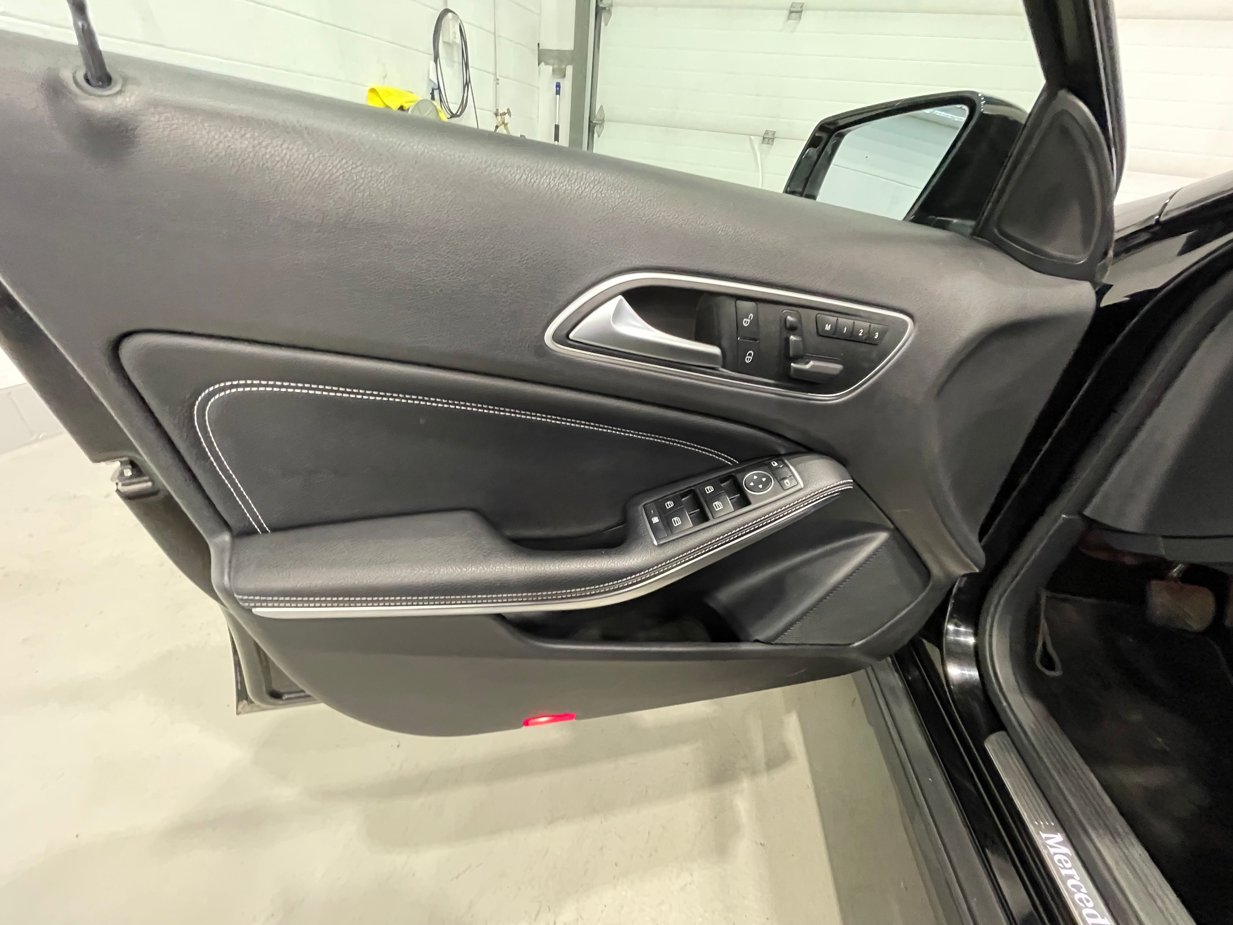 Mercedes-Benz GLA-Class 2017 - Image 16