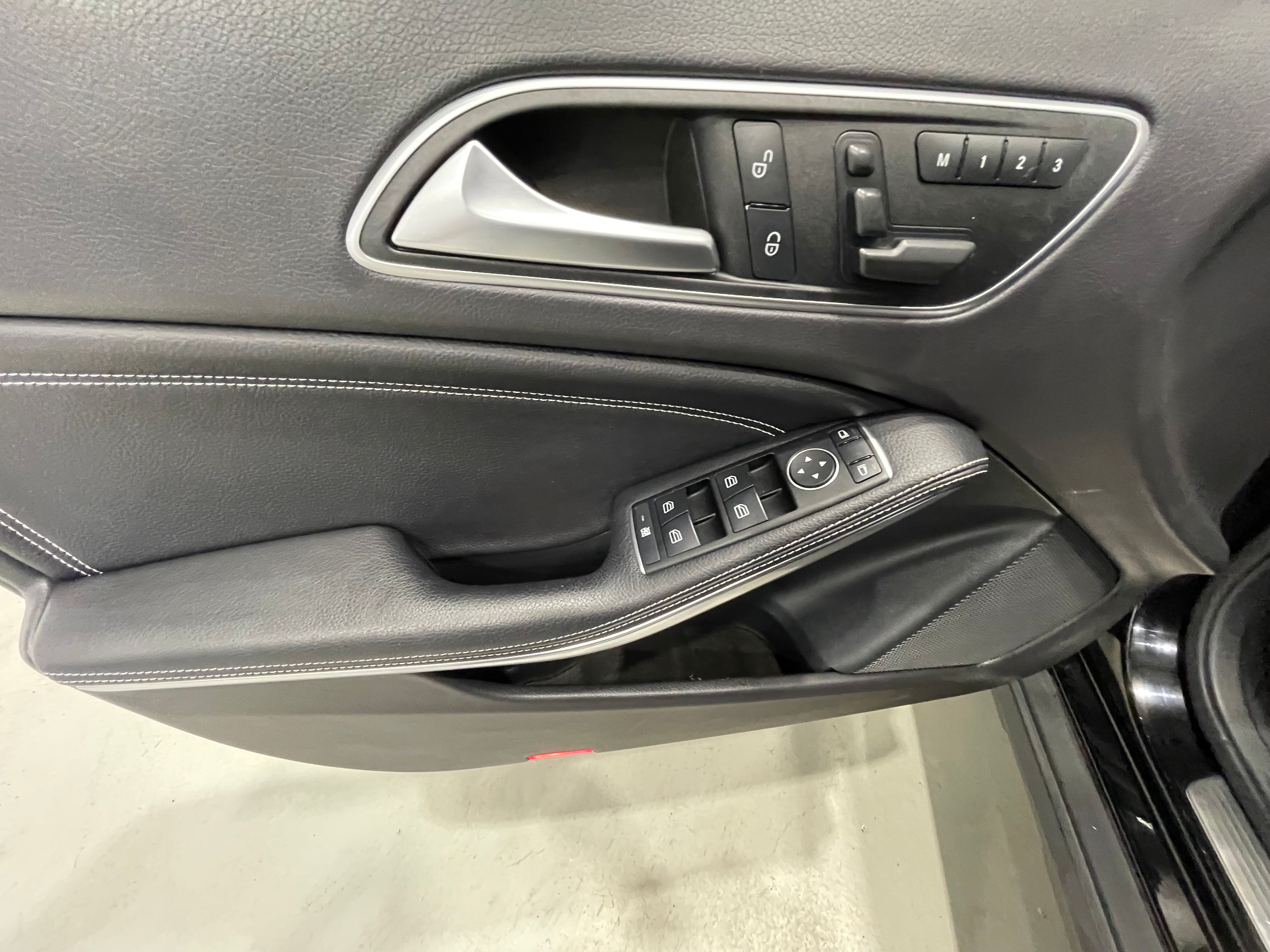 Mercedes-Benz GLA-Class 2017 - Image 25