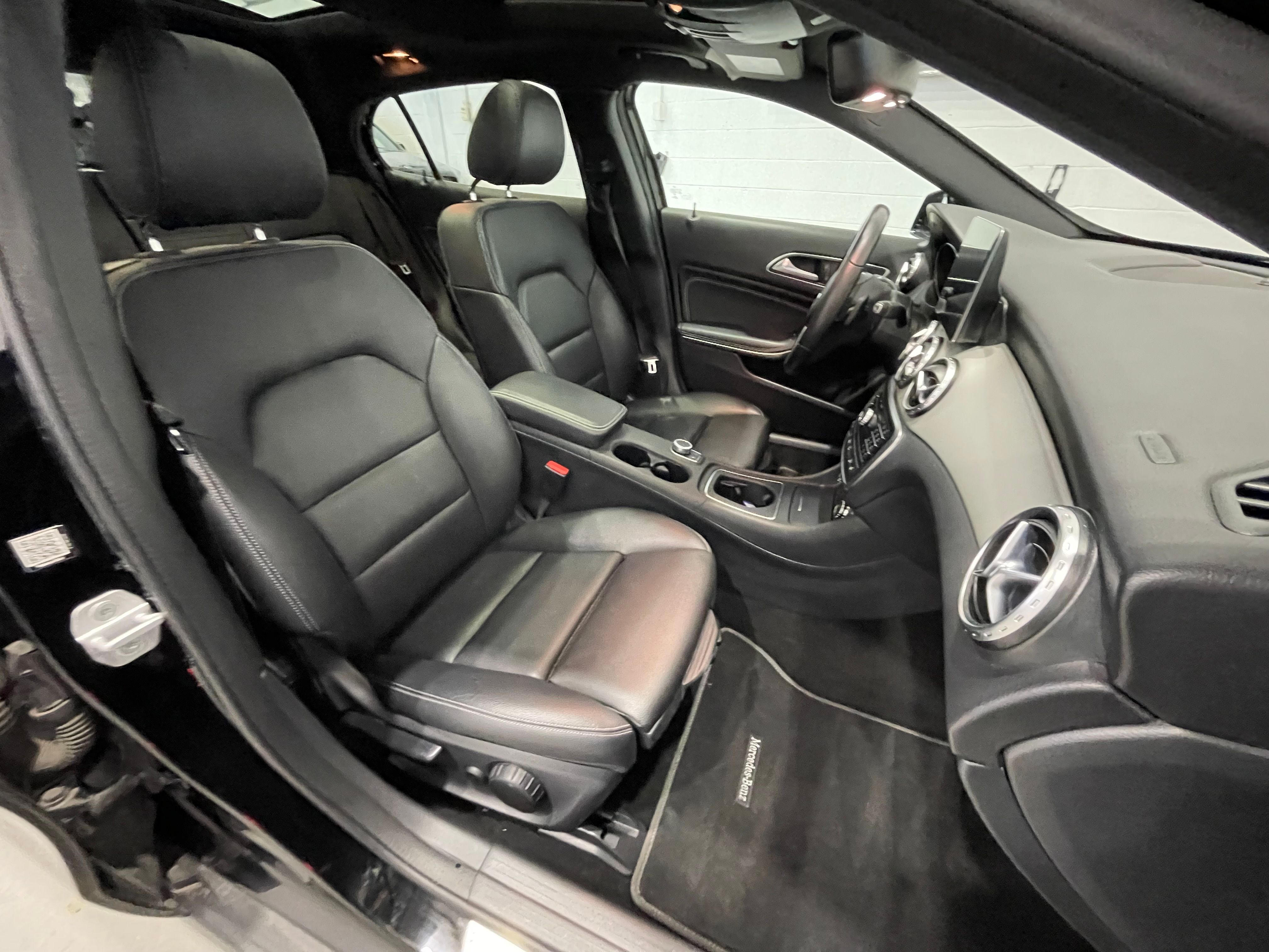Mercedes-Benz GLA-Class 2017 - Image 27
