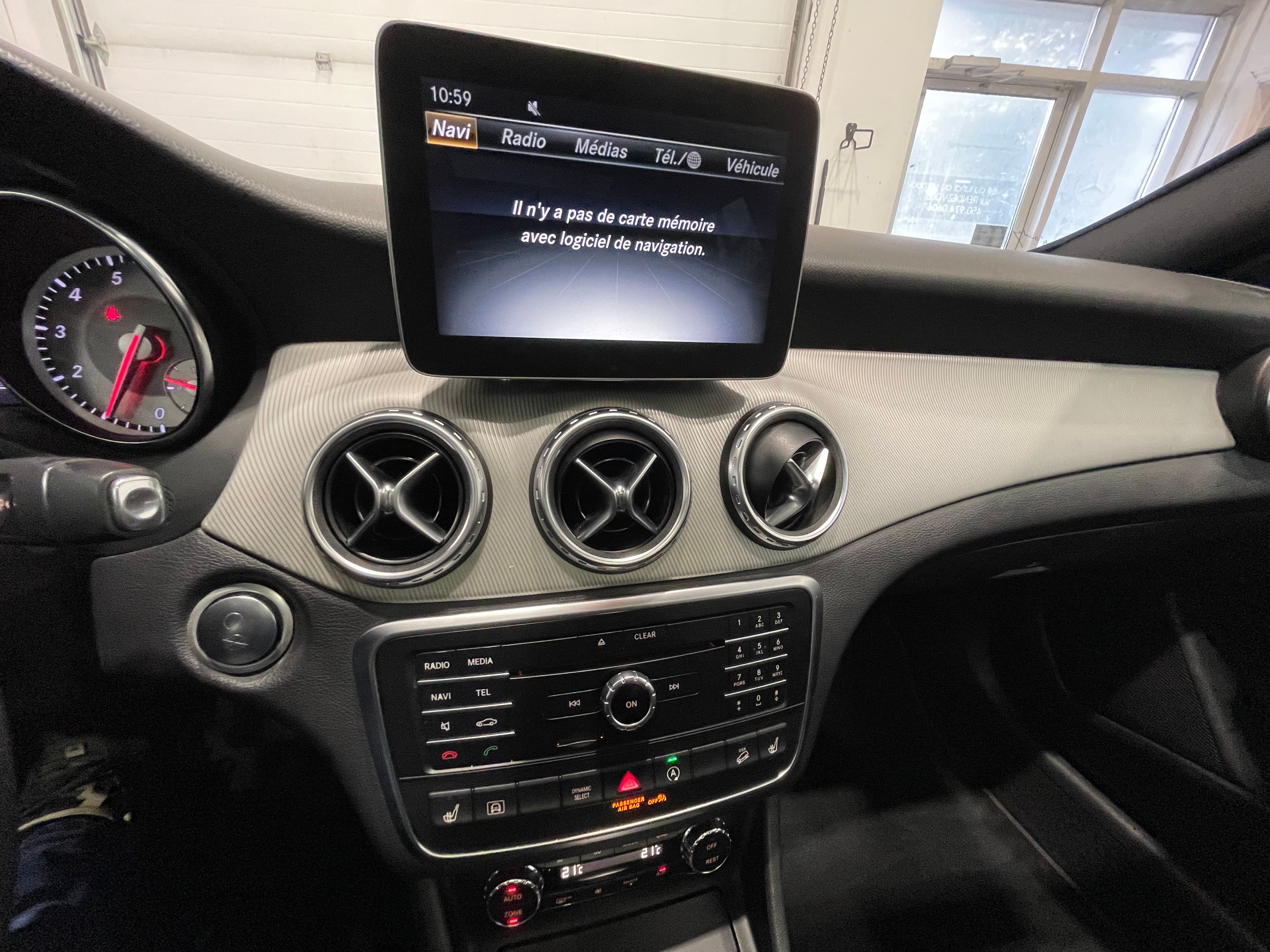 Mercedes-Benz GLA-Class 2017 - Image 31