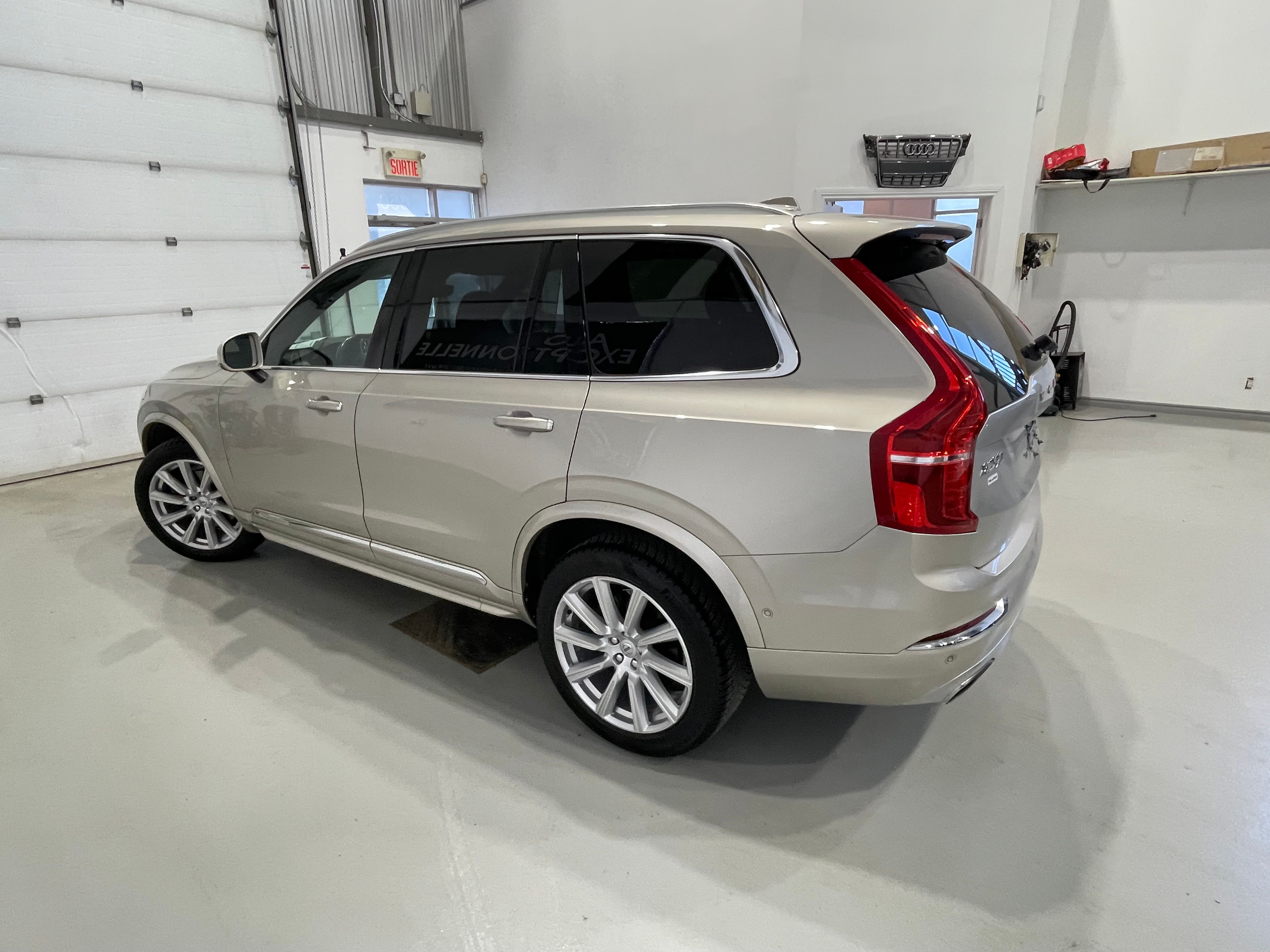 Volvo XC90 2017 - Image 9