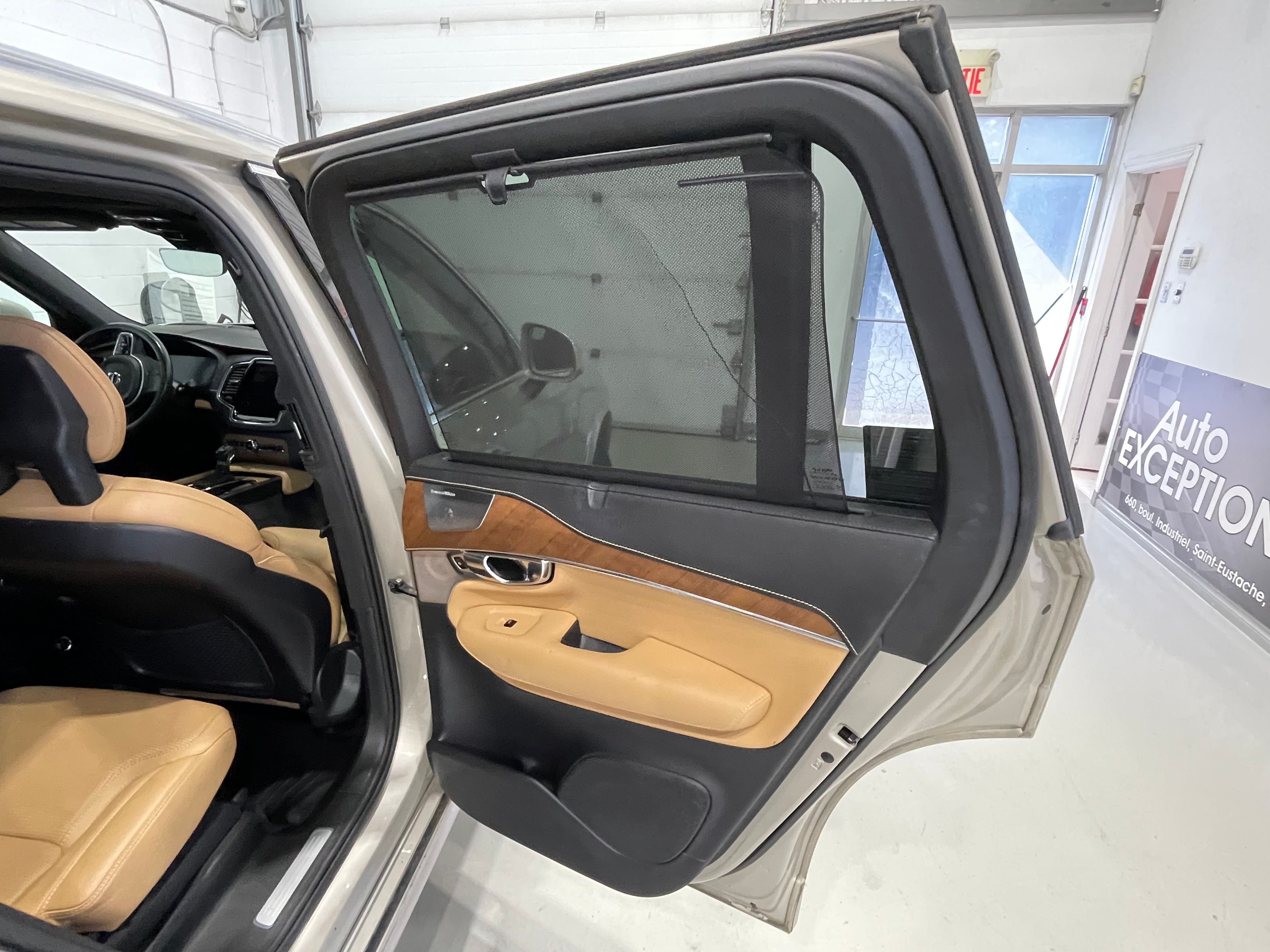 Volvo XC90 2017 - Image 16