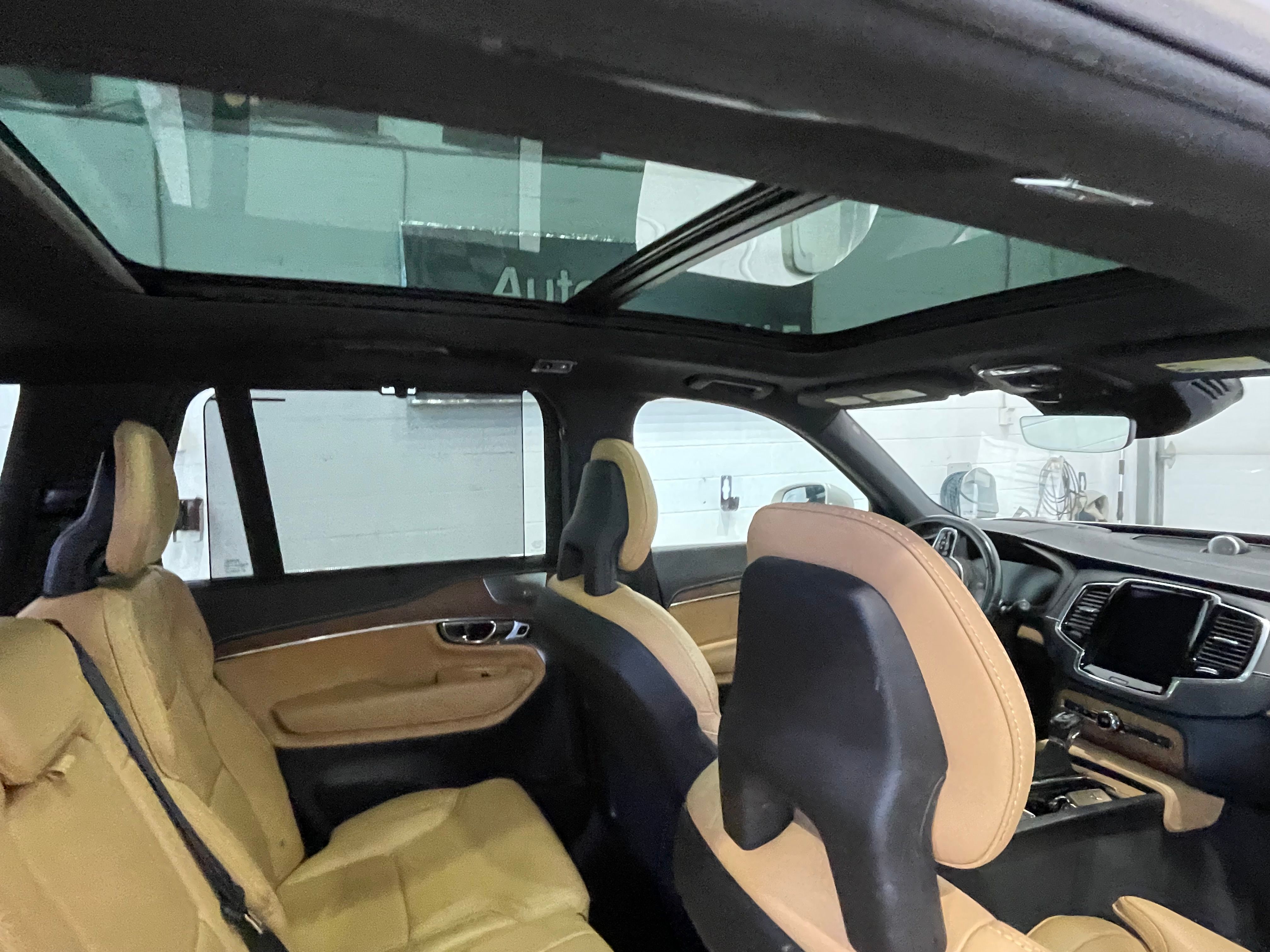 Volvo XC90 2017 - Image 18