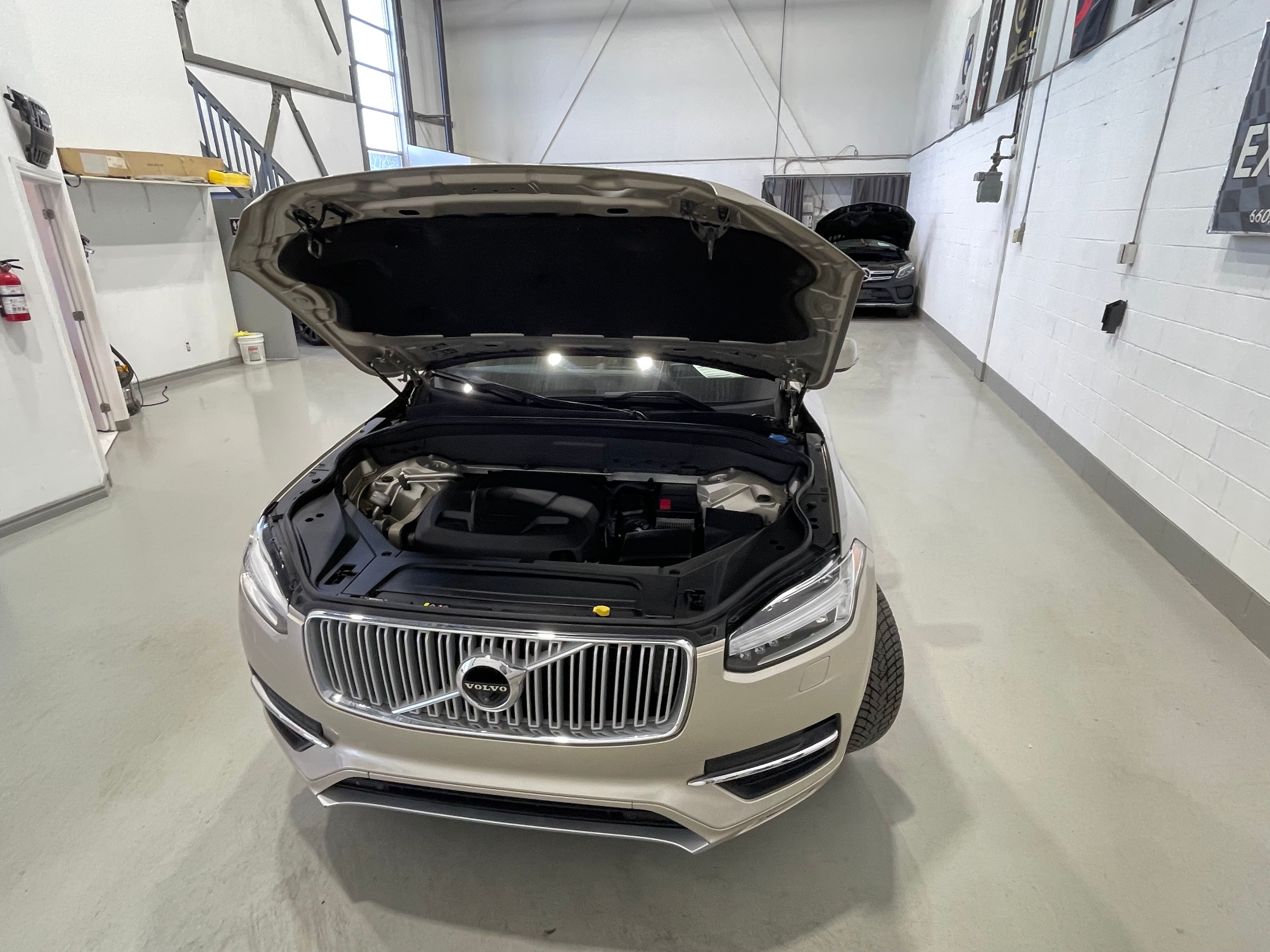 Volvo XC90 2017 - Image 30