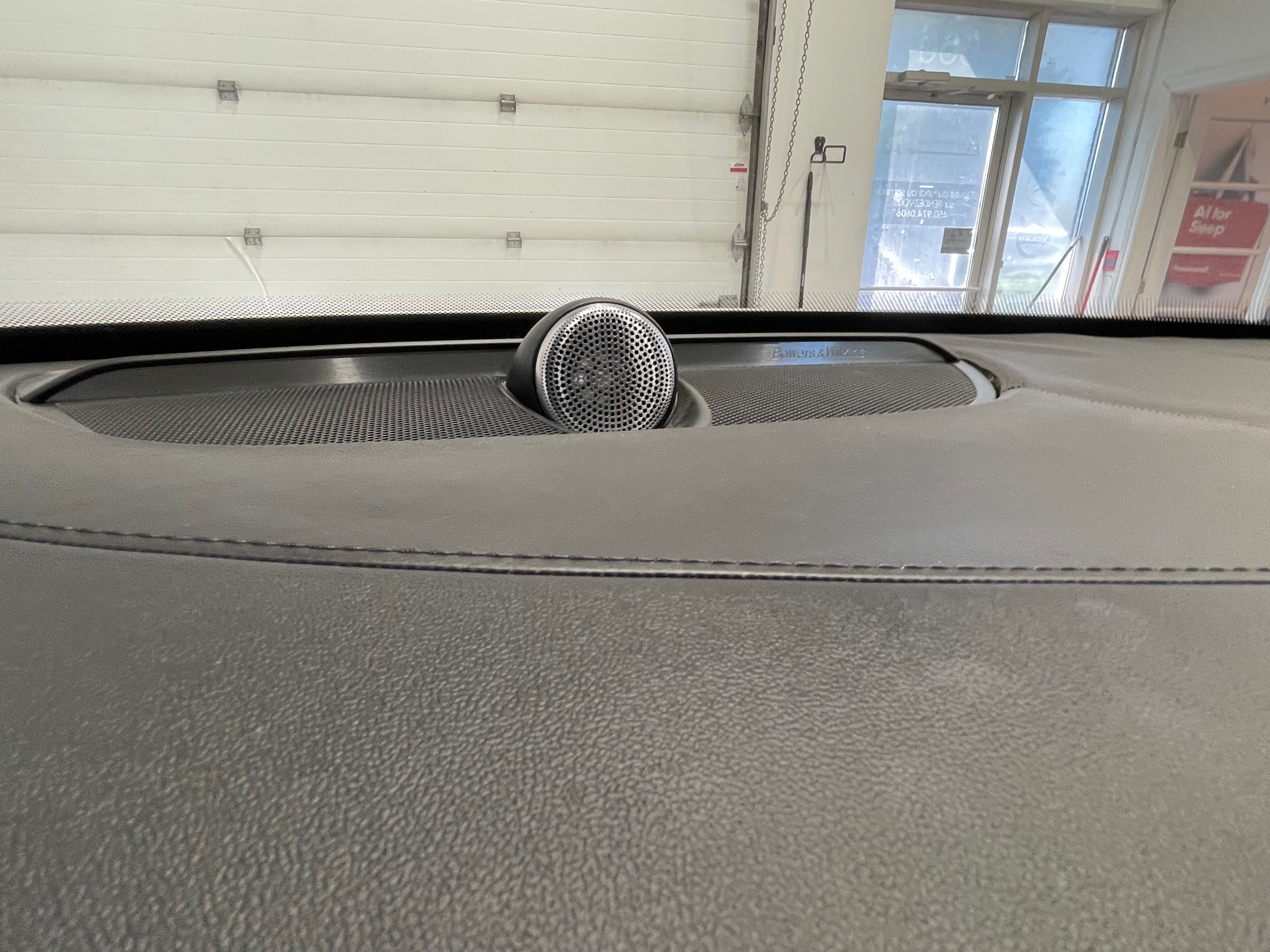 Volvo XC90 2017 - Image 38