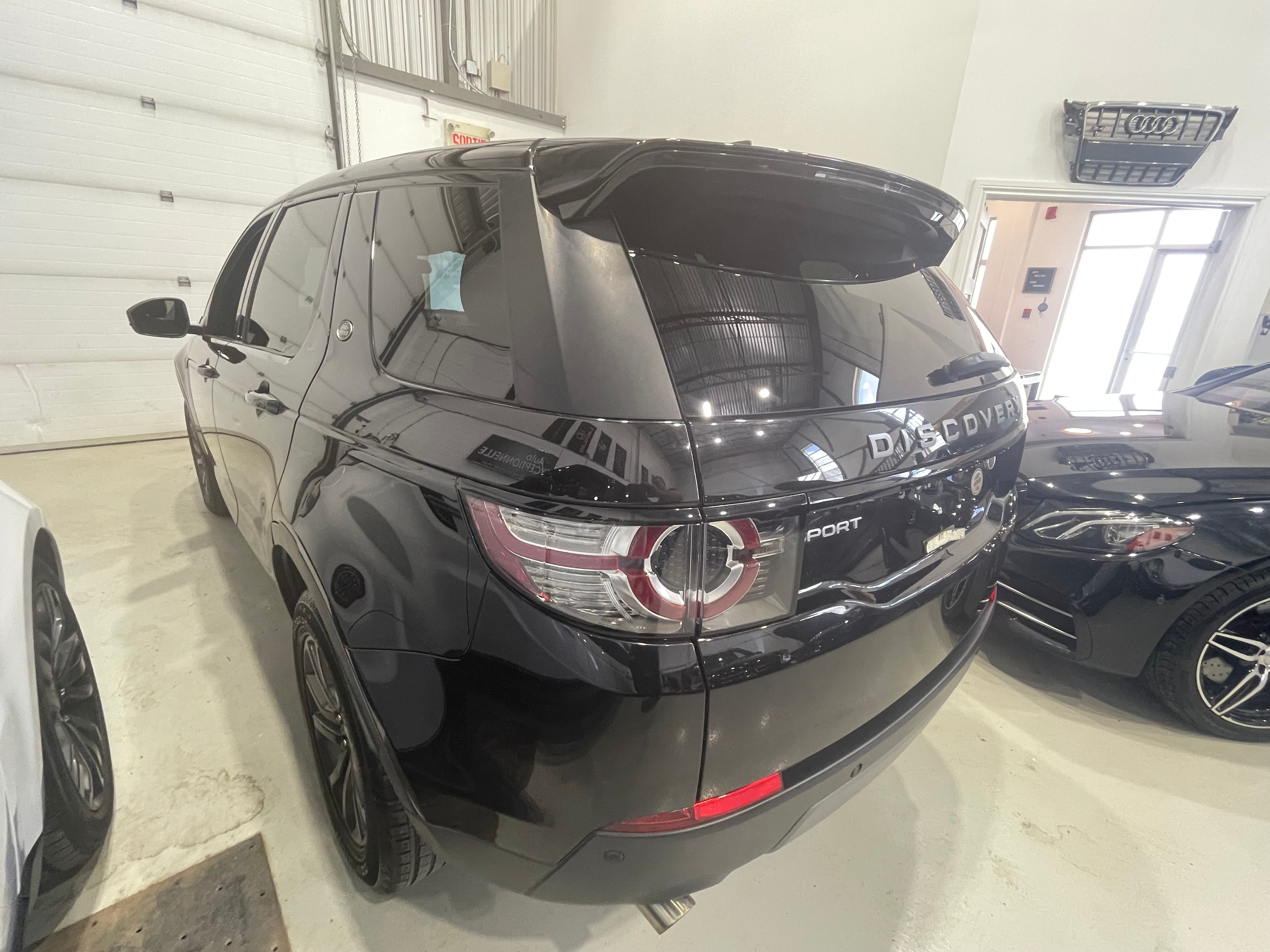 Land Rover Discovery Sport 2017 - Image 6