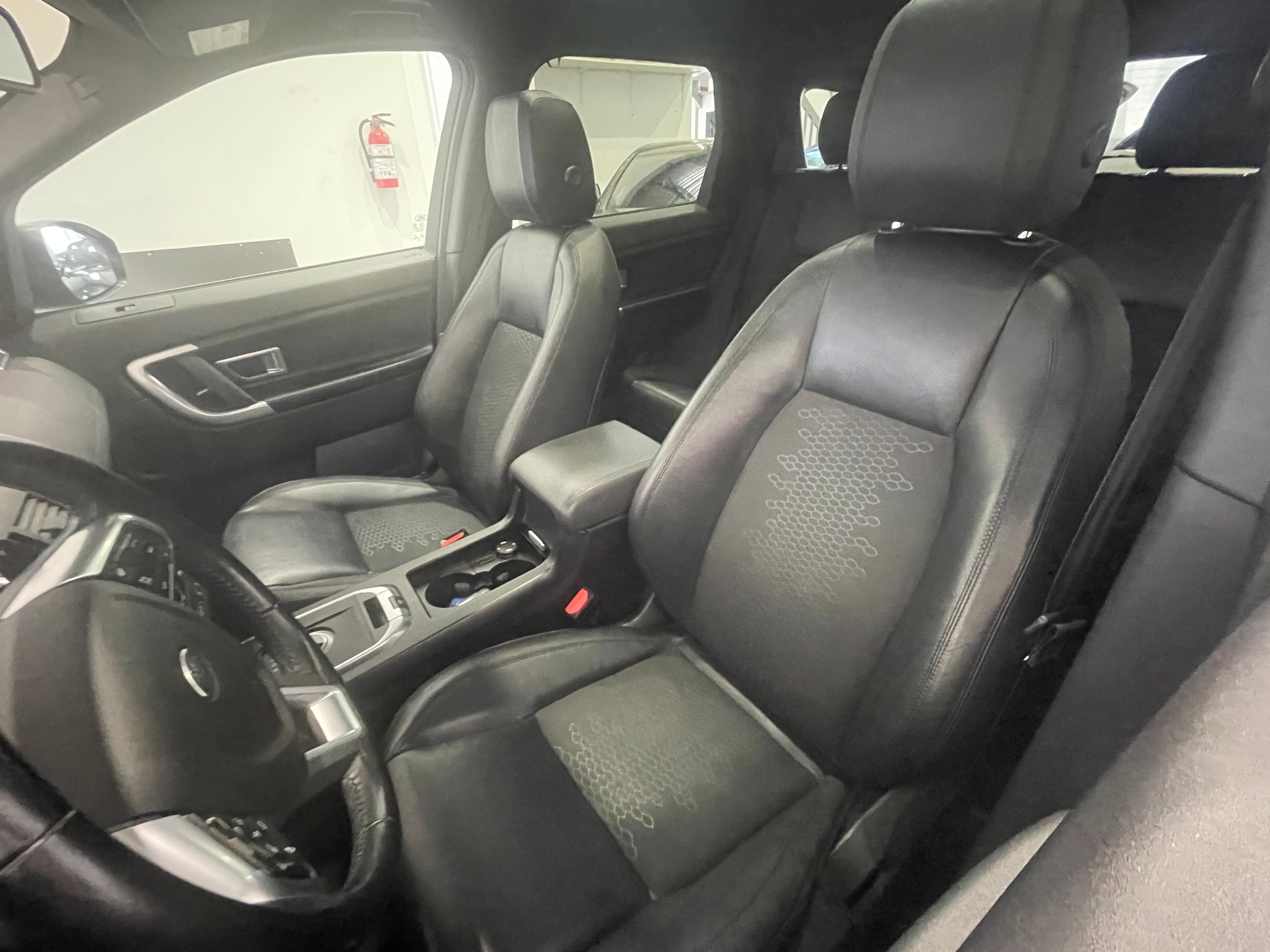 Land Rover Discovery Sport 2017 - Image 13