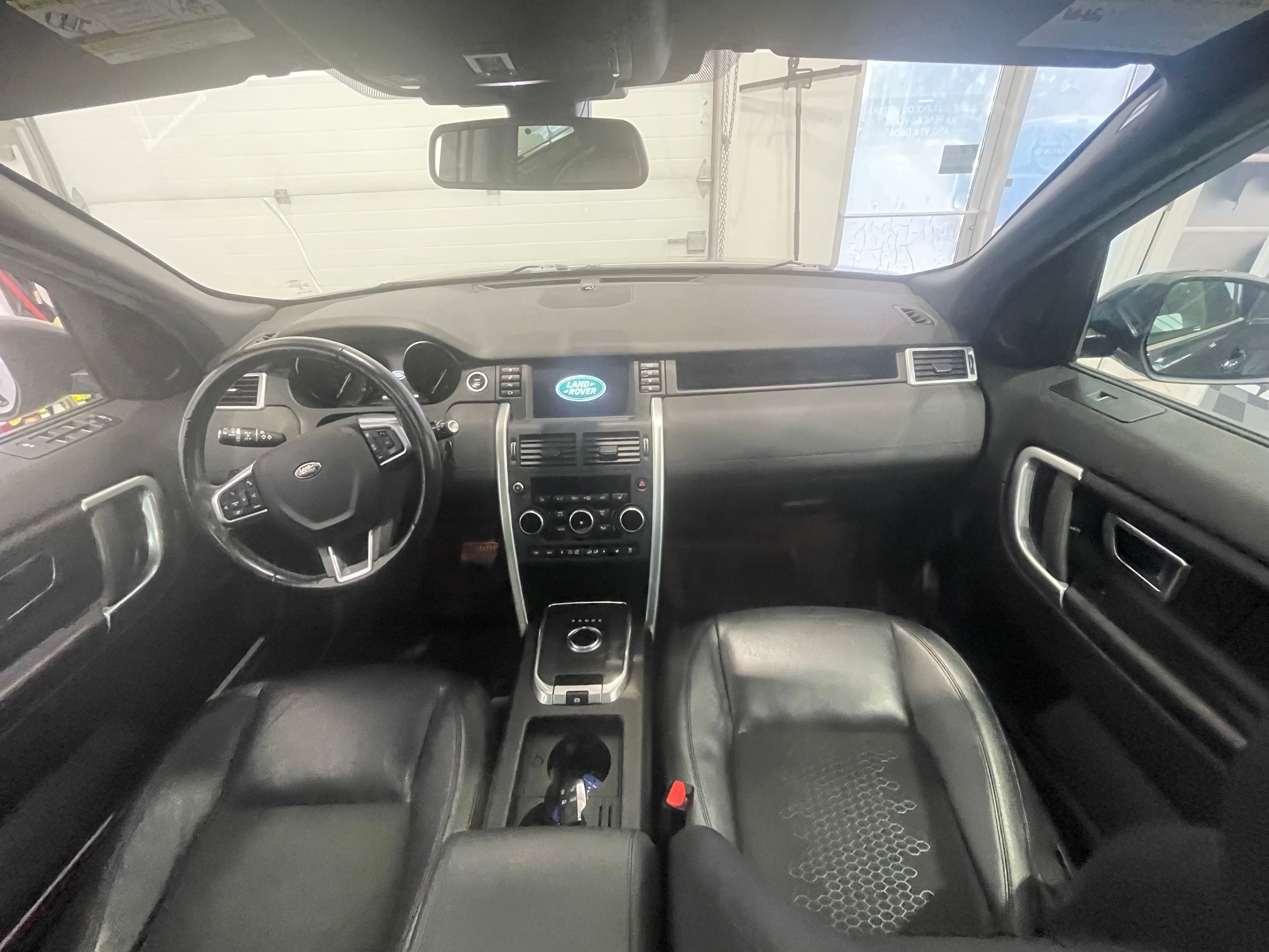 Land Rover Discovery Sport 2017 - Image 19