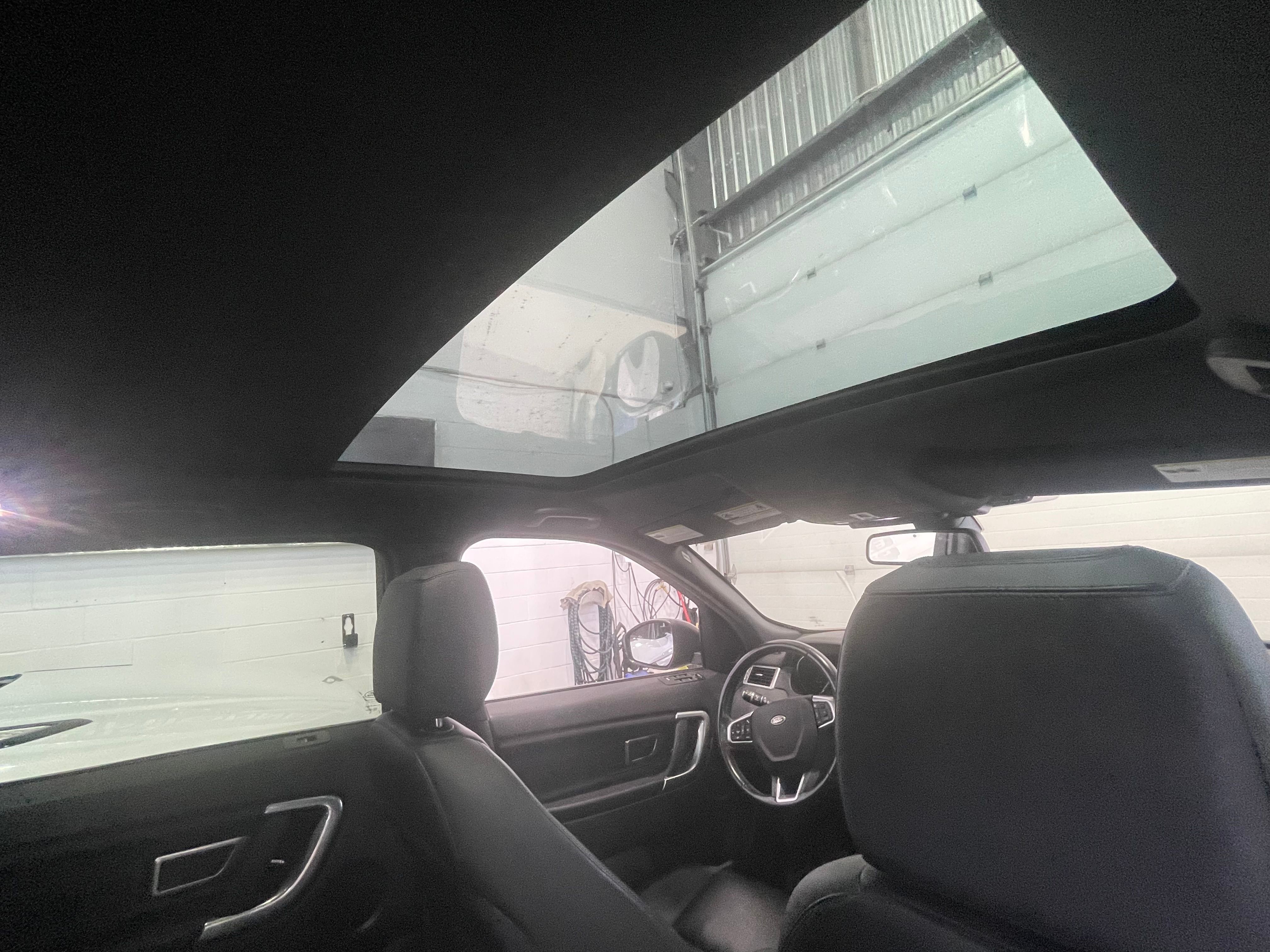 Land Rover Discovery Sport 2017 - Image 20