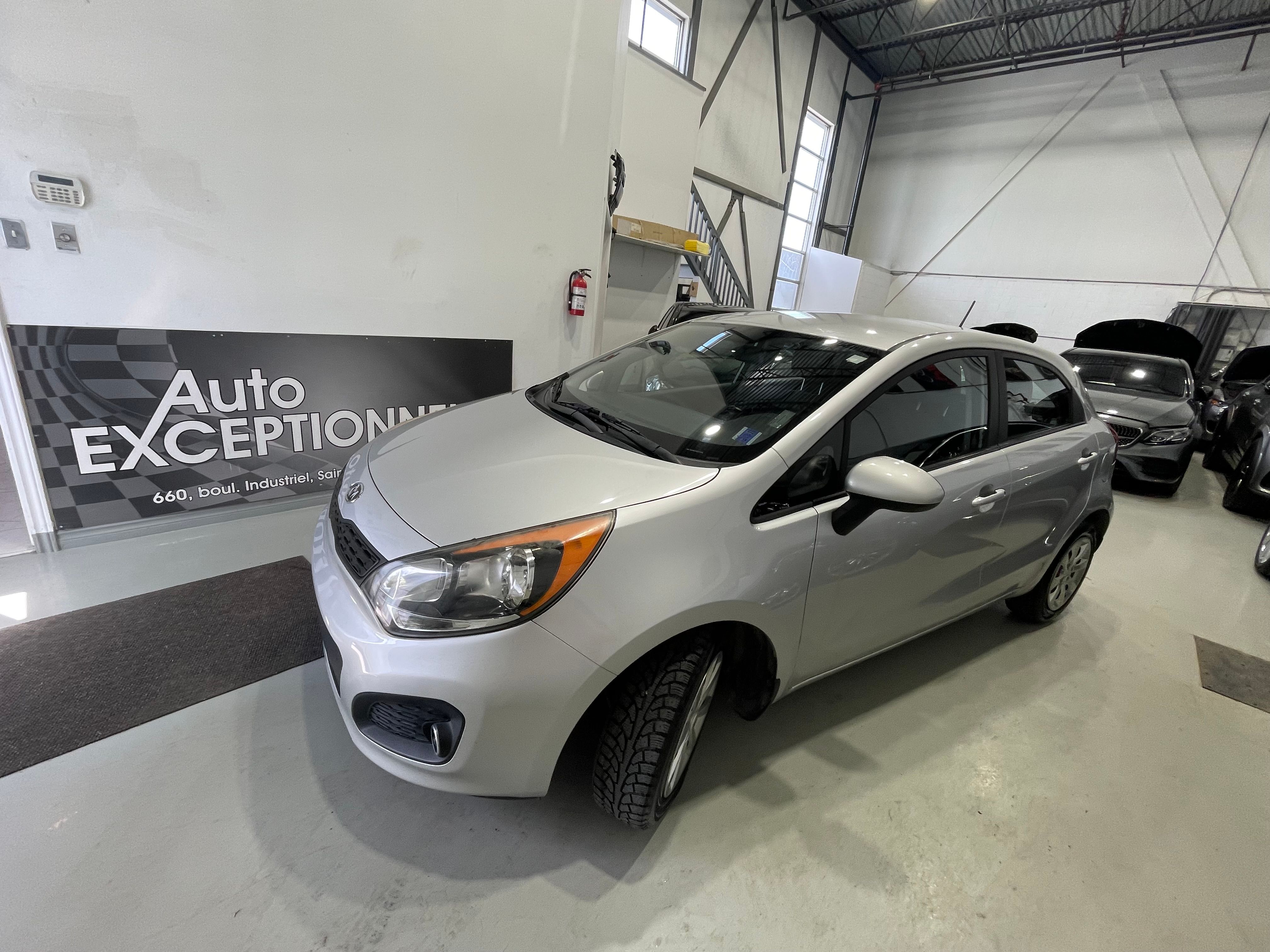 Kia Rio5 2012 - Image 8