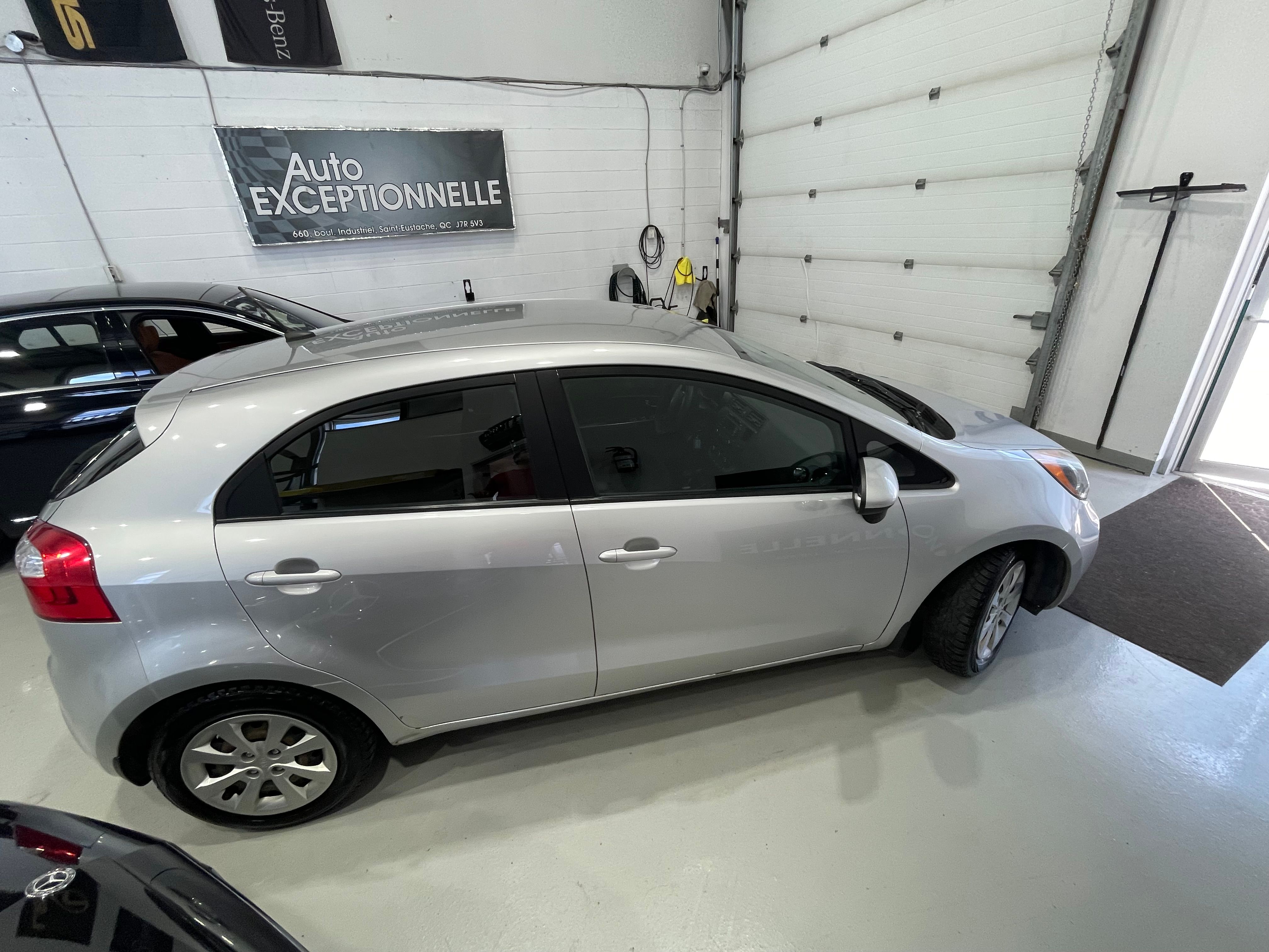 Kia Rio5 2012 - Image 13