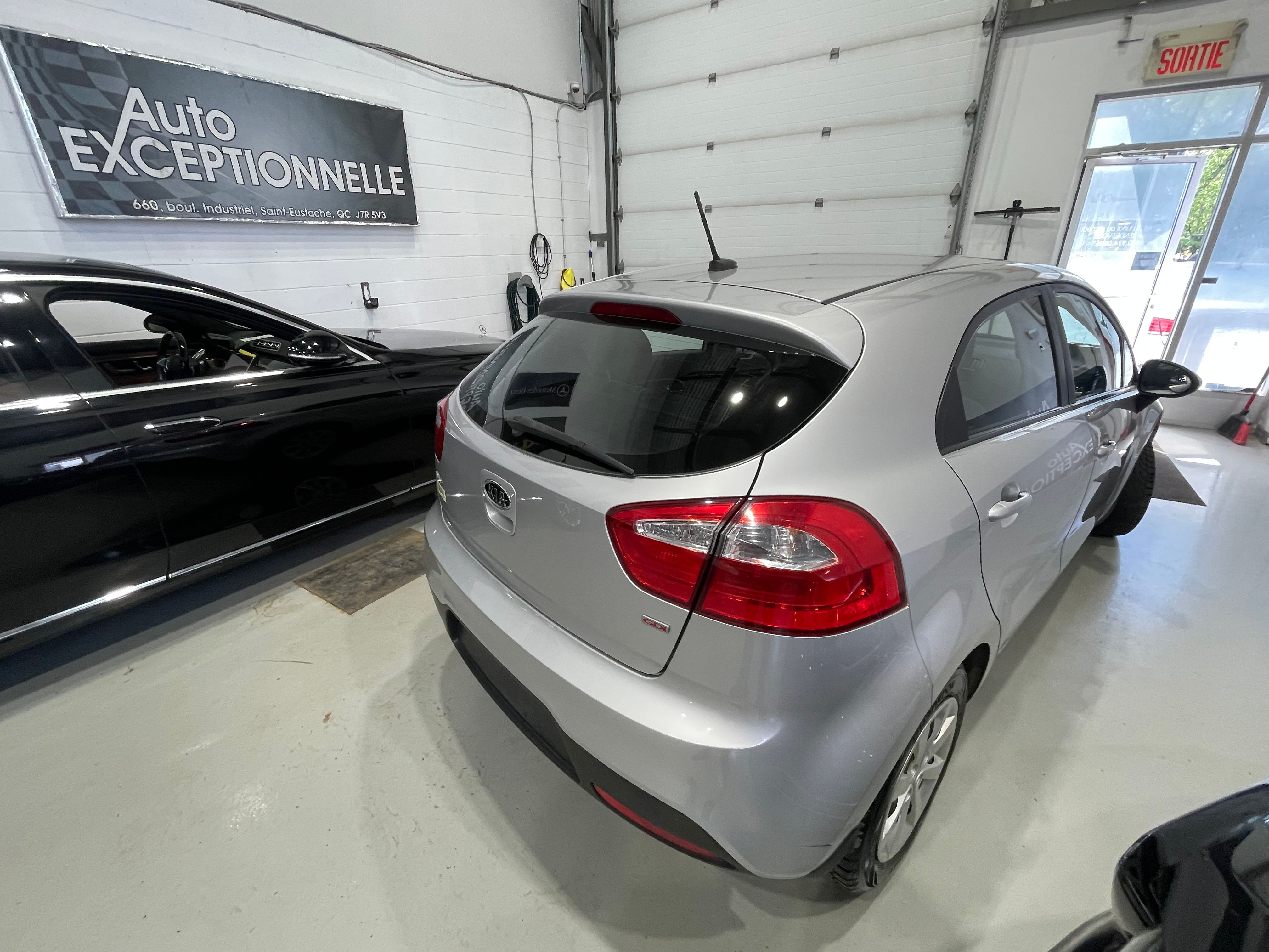 Kia Rio5 2012 - Image 10