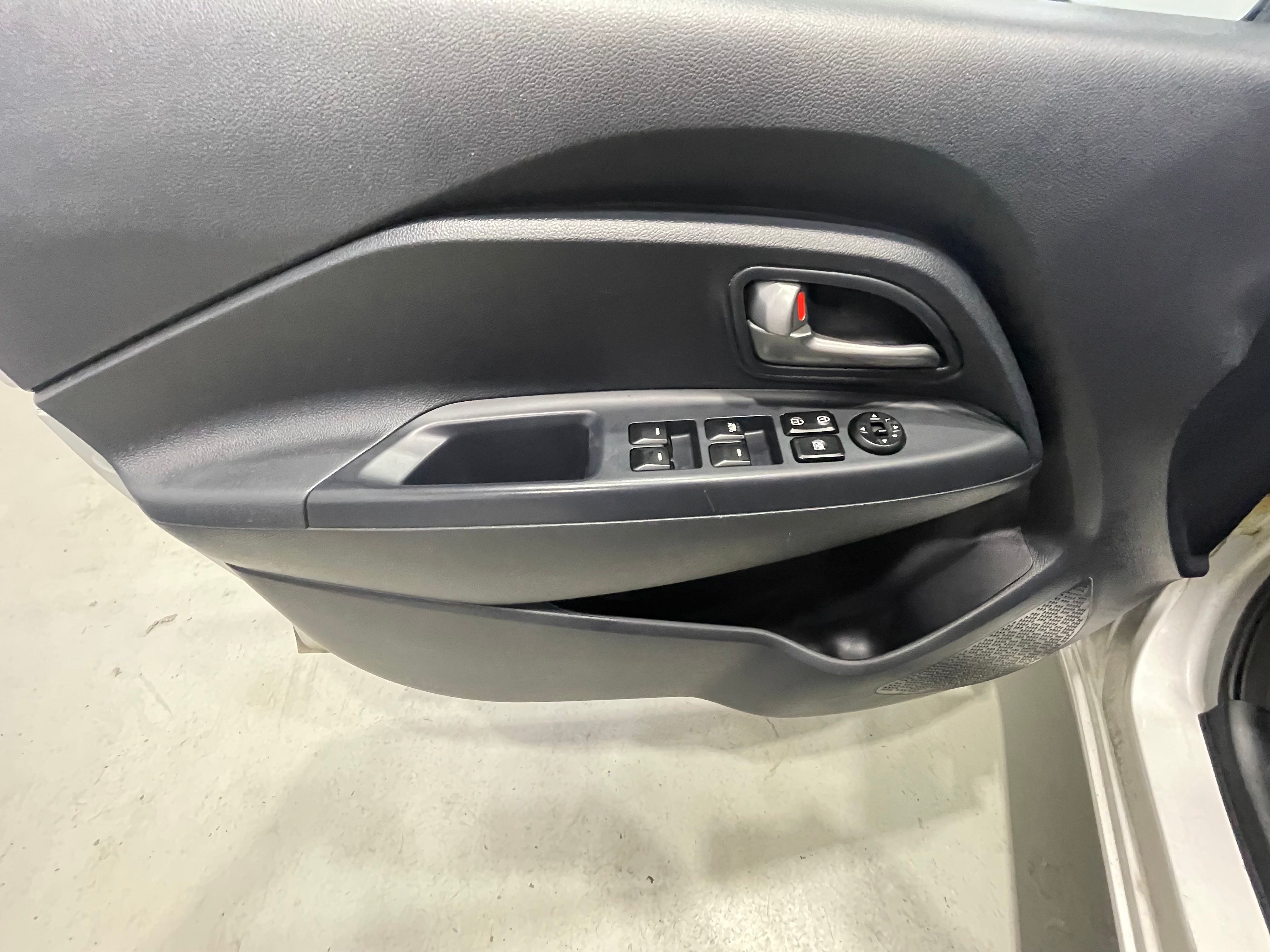 Kia Rio5 2012 - Image 20